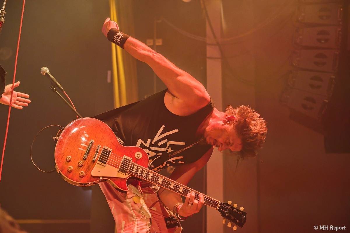 Visací zámek přivezl do plzeňské Šeříkovky Kroniku punku. Fanoušky provedl celou svou tvorbou