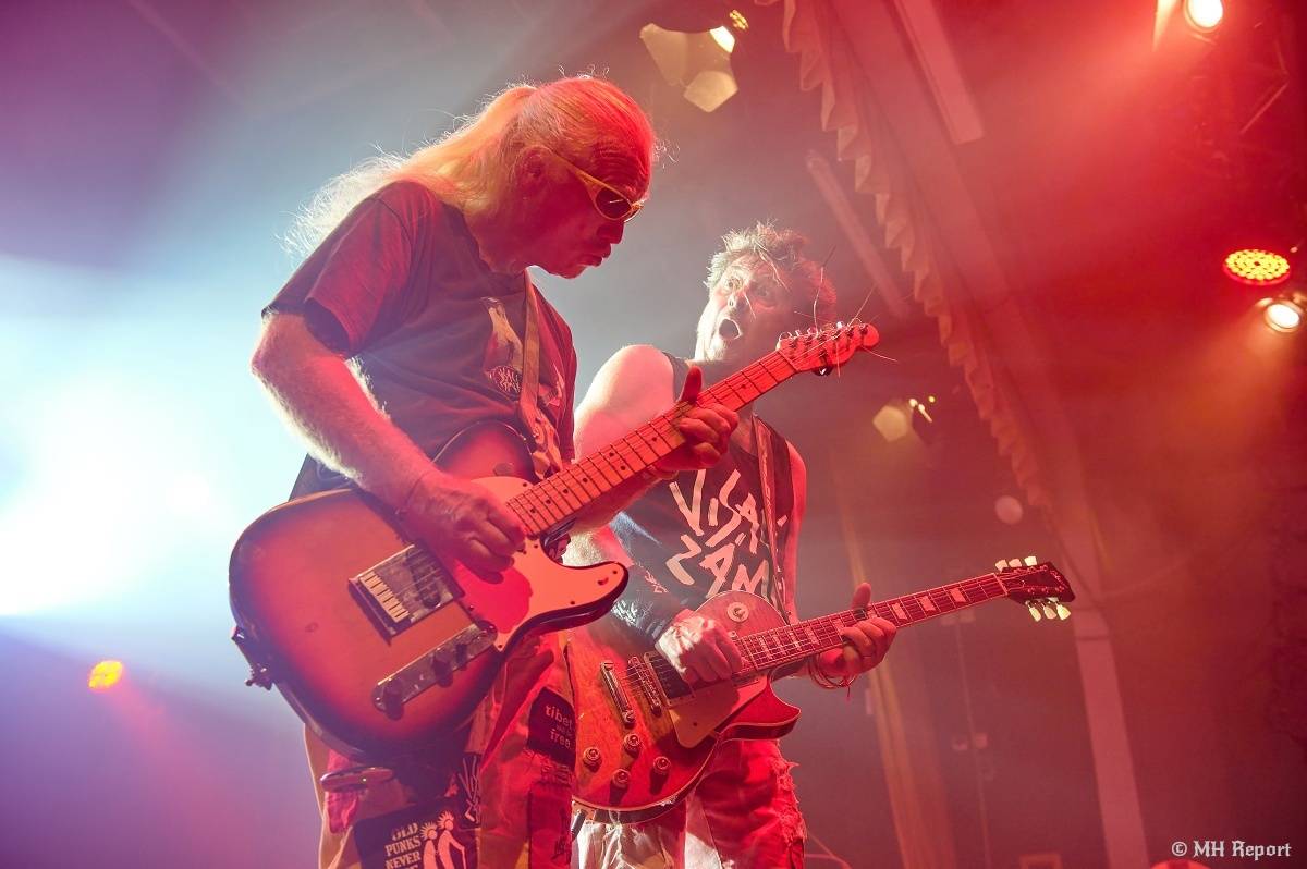 Visací zámek přivezl do plzeňské Šeříkovky Kroniku punku. Fanoušky provedl celou svou tvorbou