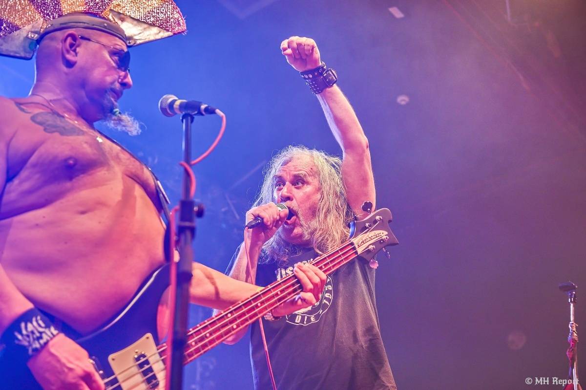 Visací zámek přivezl do plzeňské Šeříkovky Kroniku punku. Fanoušky provedl celou svou tvorbou