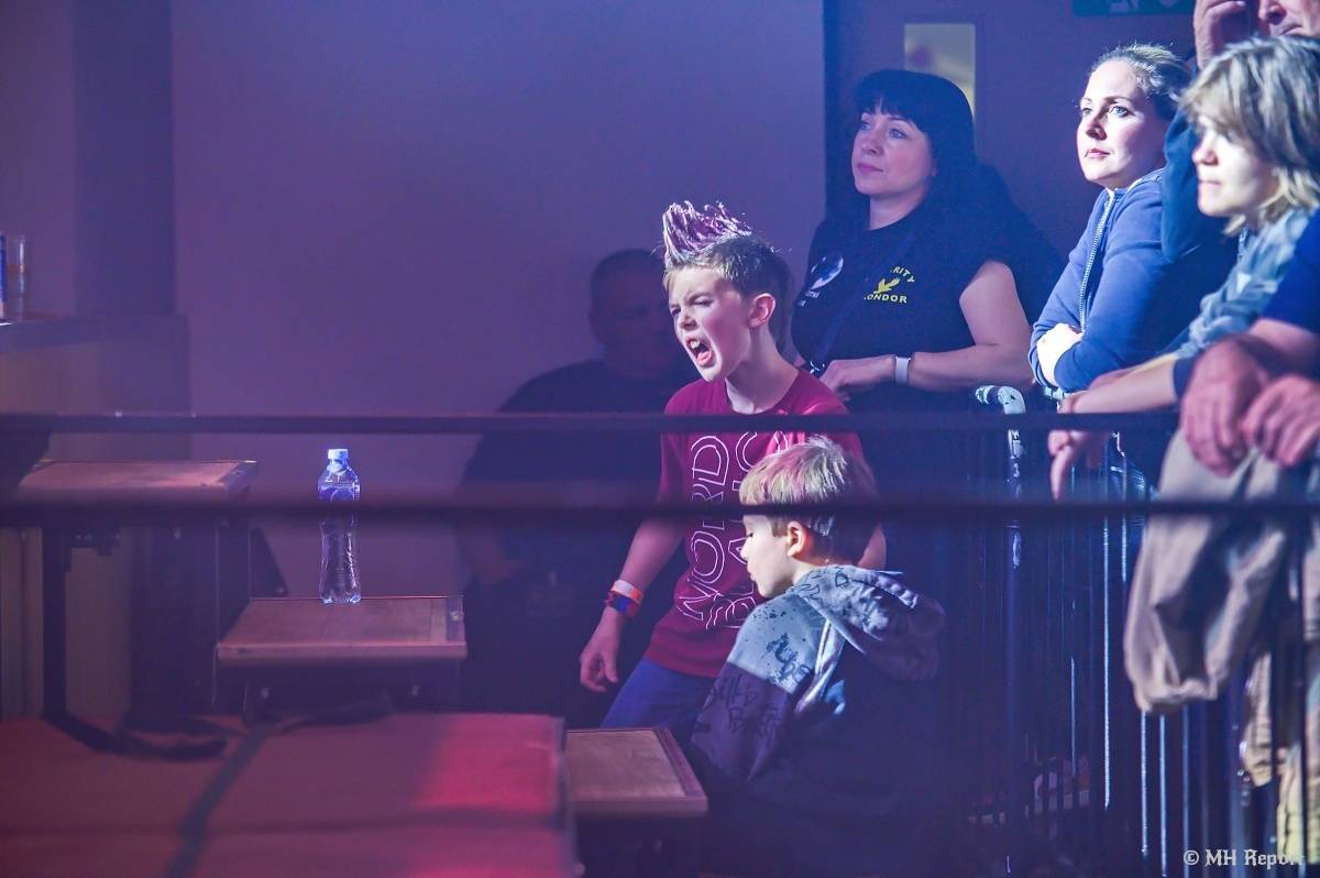 Visací zámek přivezl do plzeňské Šeříkovky Kroniku punku. Fanoušky provedl celou svou tvorbou