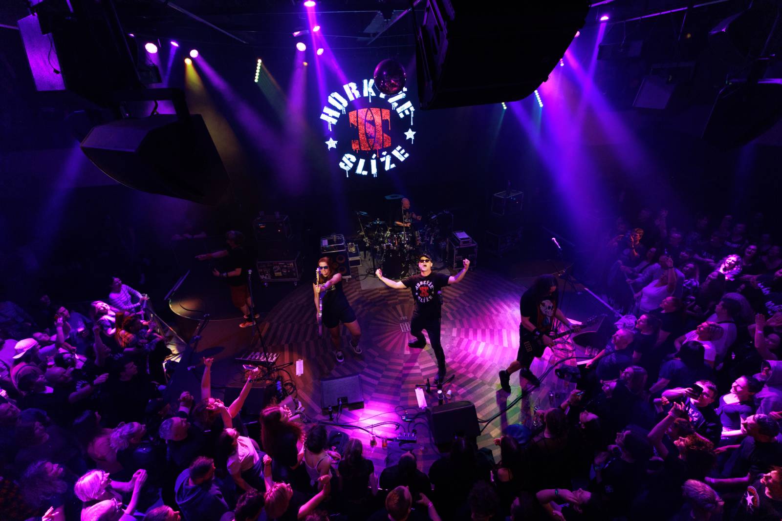 Horkýže Slíže opět vyprodali Lucerna Music Bar. Slovenská legenda předvedla v Praze energickou show