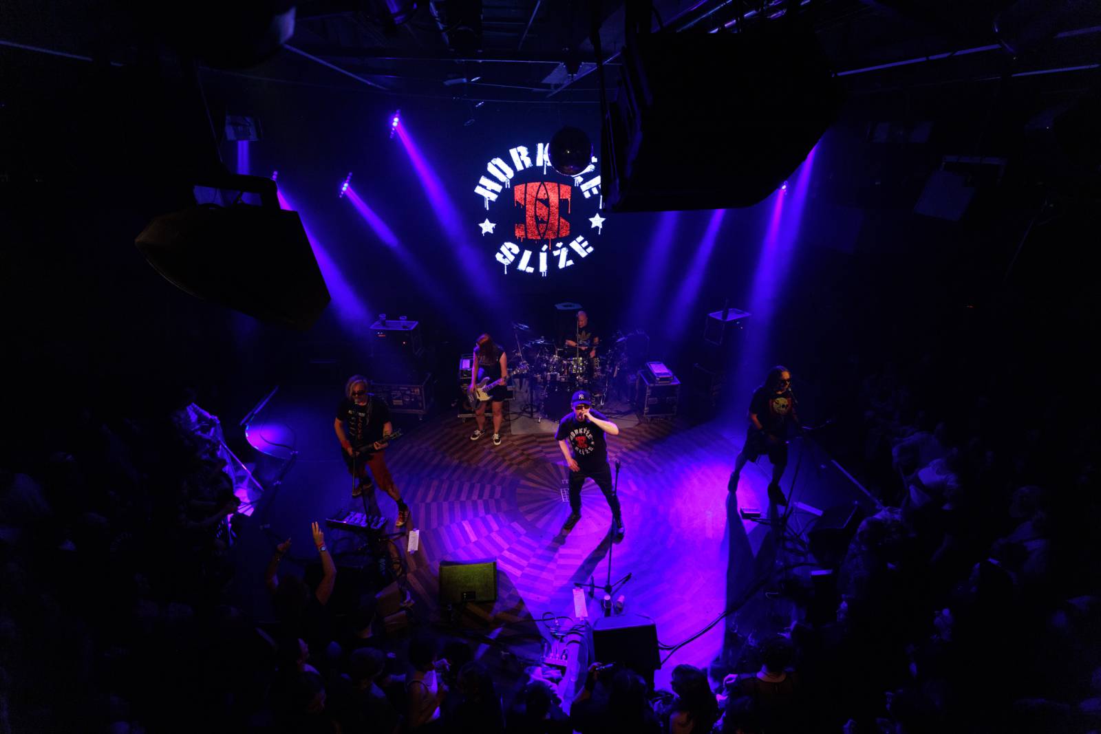 Horkýže Slíže opět vyprodali Lucerna Music Bar. Slovenská legenda předvedla v Praze energickou show