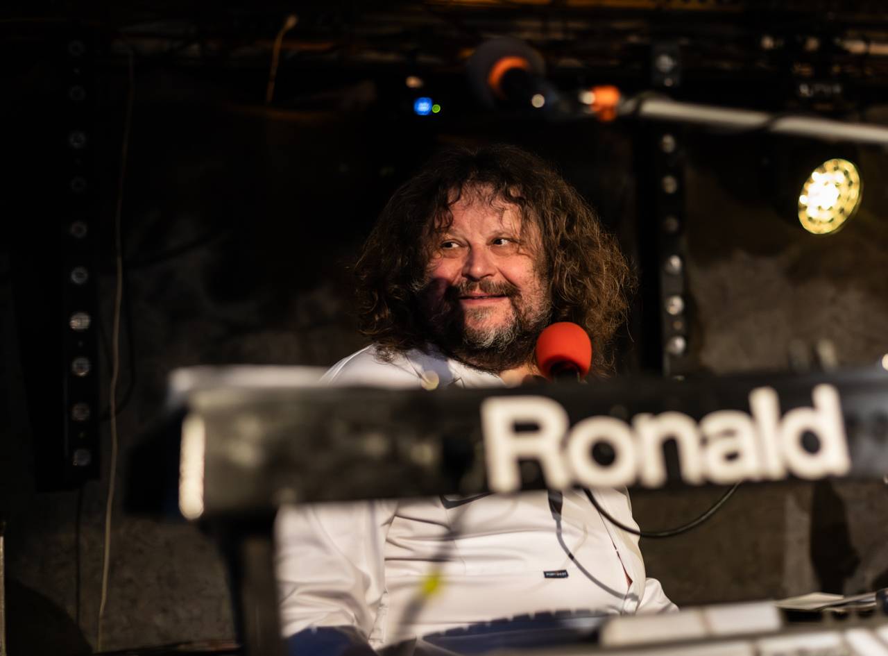 Holky, proberte se! Monkey Business se na jarním turné podívali i do Plzně