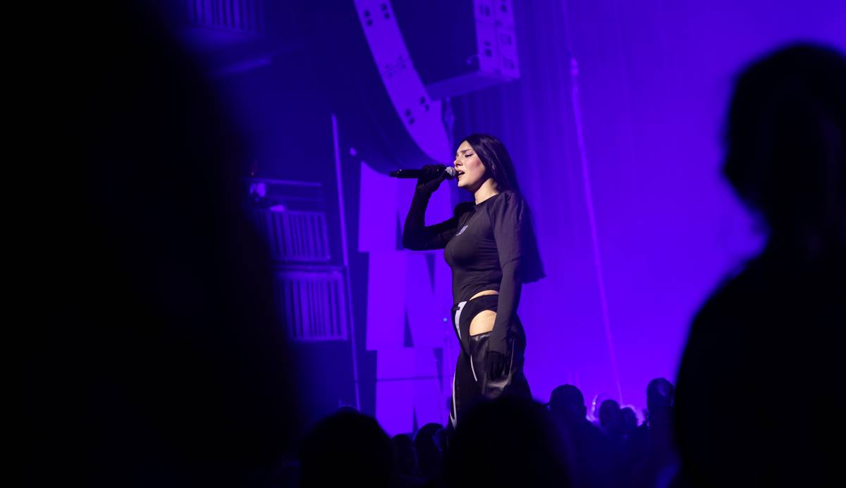 Pam Rabbit má za sebou životní show. Fanoušky ve Foru Karlín vzala do utopického světa