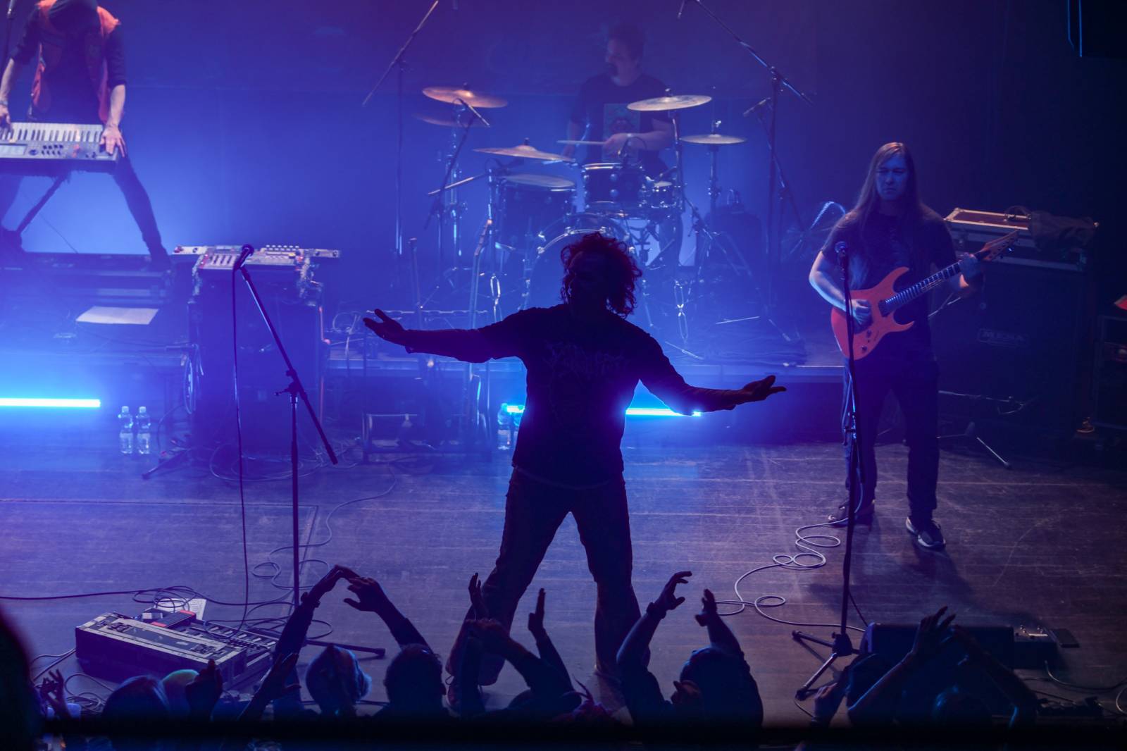 Waltari rozpoutali večer, na který se nezapomíná: crowdsurfing, tři přídavky a publikum v jednom rytmu