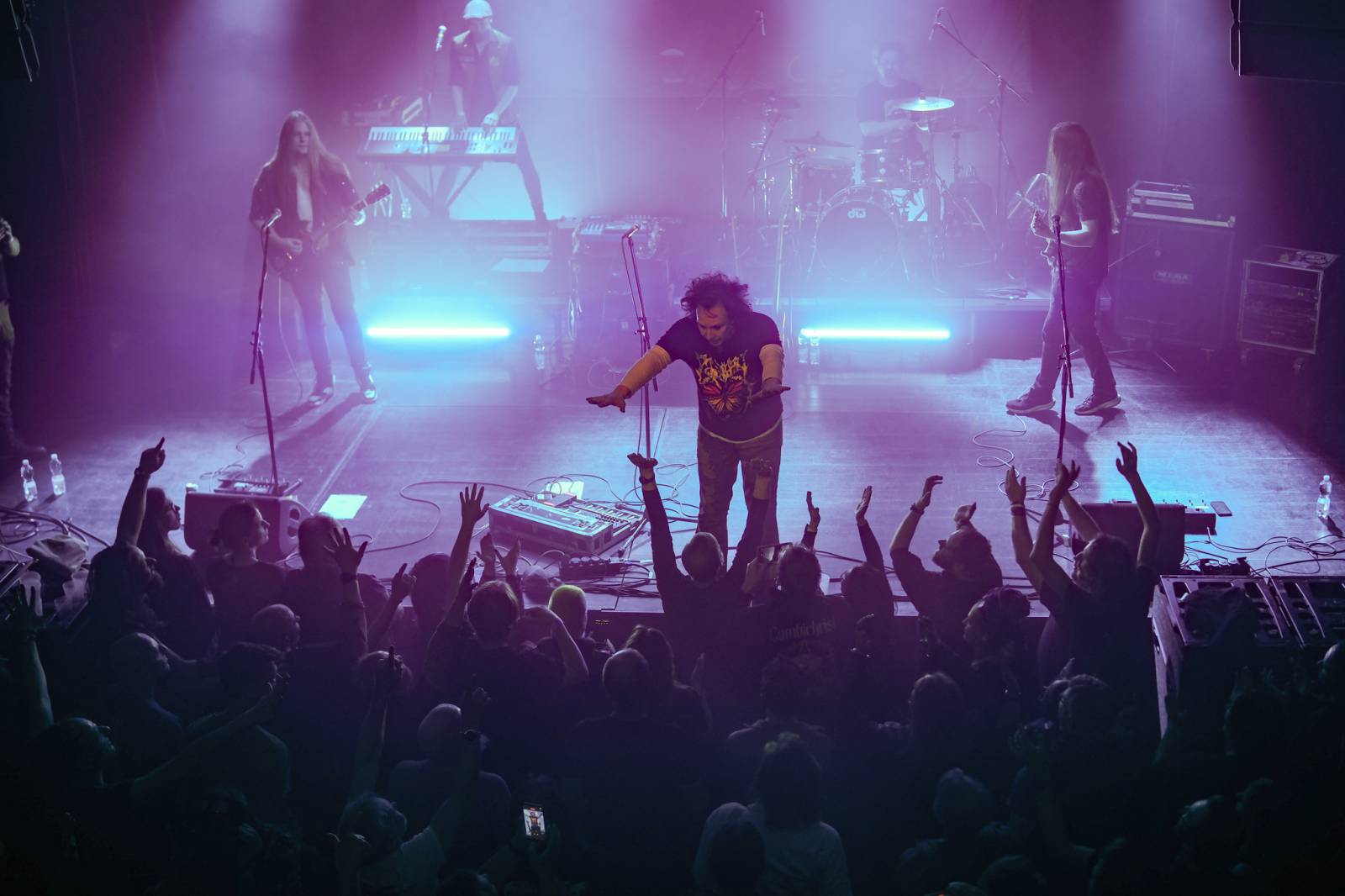 Waltari rozpoutali večer, na který se nezapomíná: crowdsurfing, tři přídavky a publikum v jednom rytmu