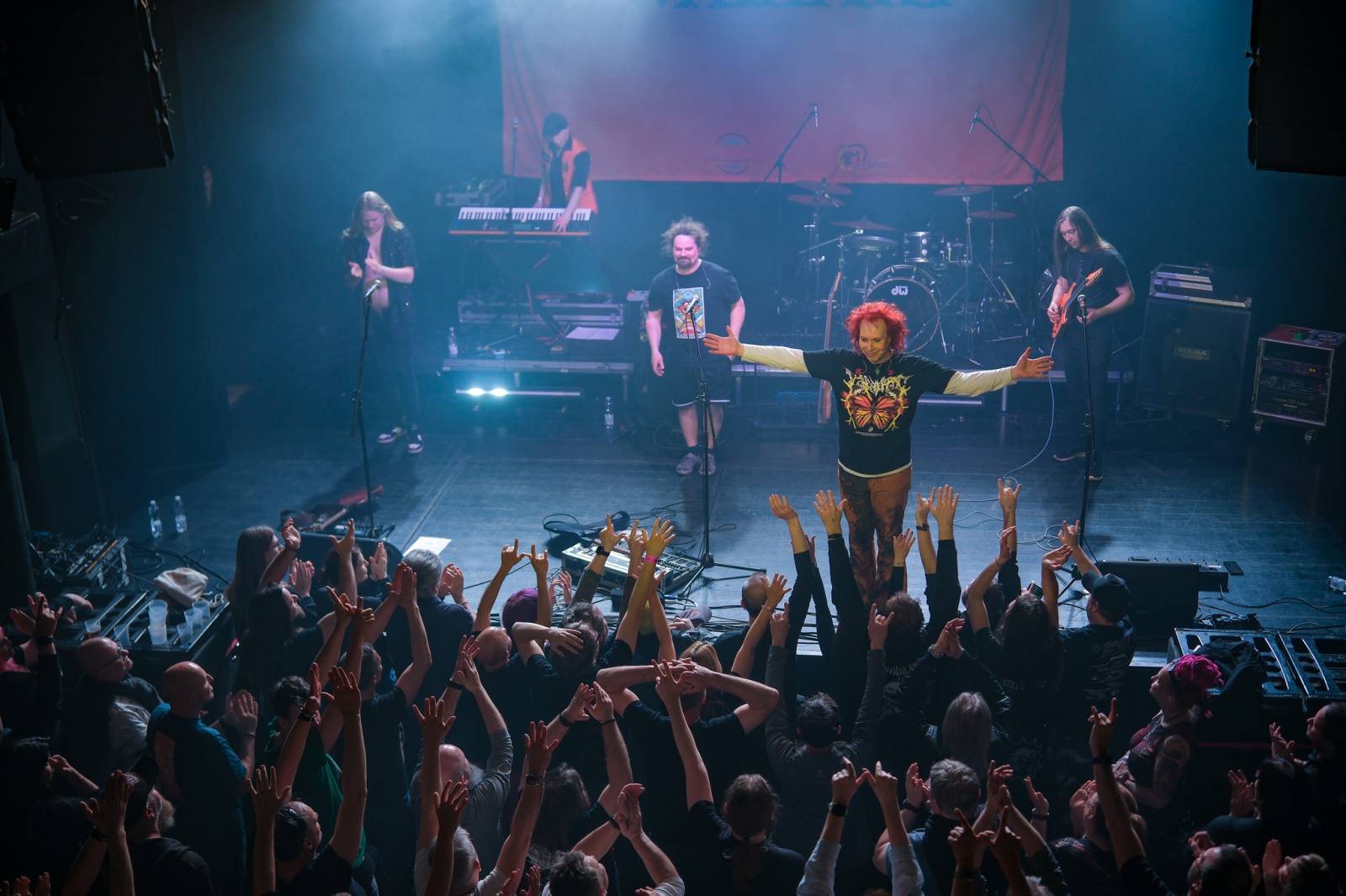 Waltari rozpoutali večer, na který se nezapomíná: crowdsurfing, tři přídavky a publikum v jednom rytmu