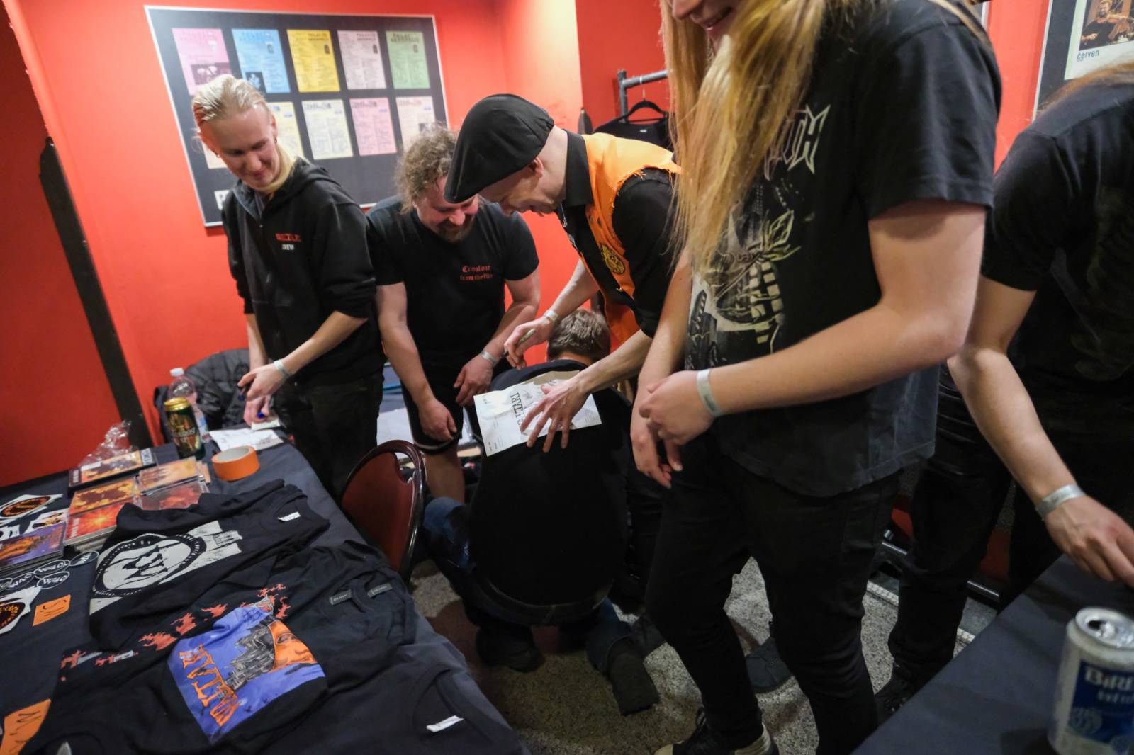 Waltari rozpoutali večer, na který se nezapomíná: crowdsurfing, tři přídavky a publikum v jednom rytmu