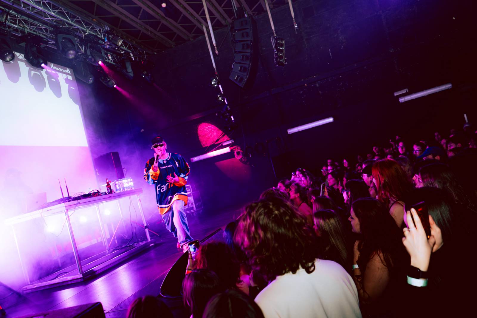 Mat213 a Gufrau s Victorem Kalem přivezli svou tour na Flédu v Brně, hostoval jim Rohony