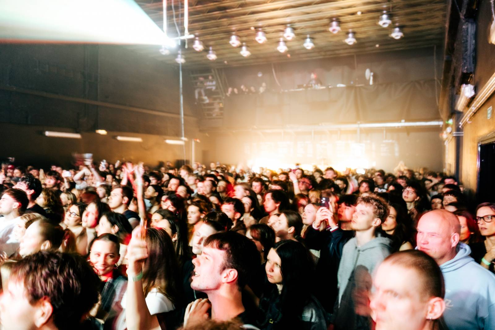 Mat213 a Gufrau s Victorem Kalem přivezli svou tour na Flédu v Brně, hostoval jim Rohony