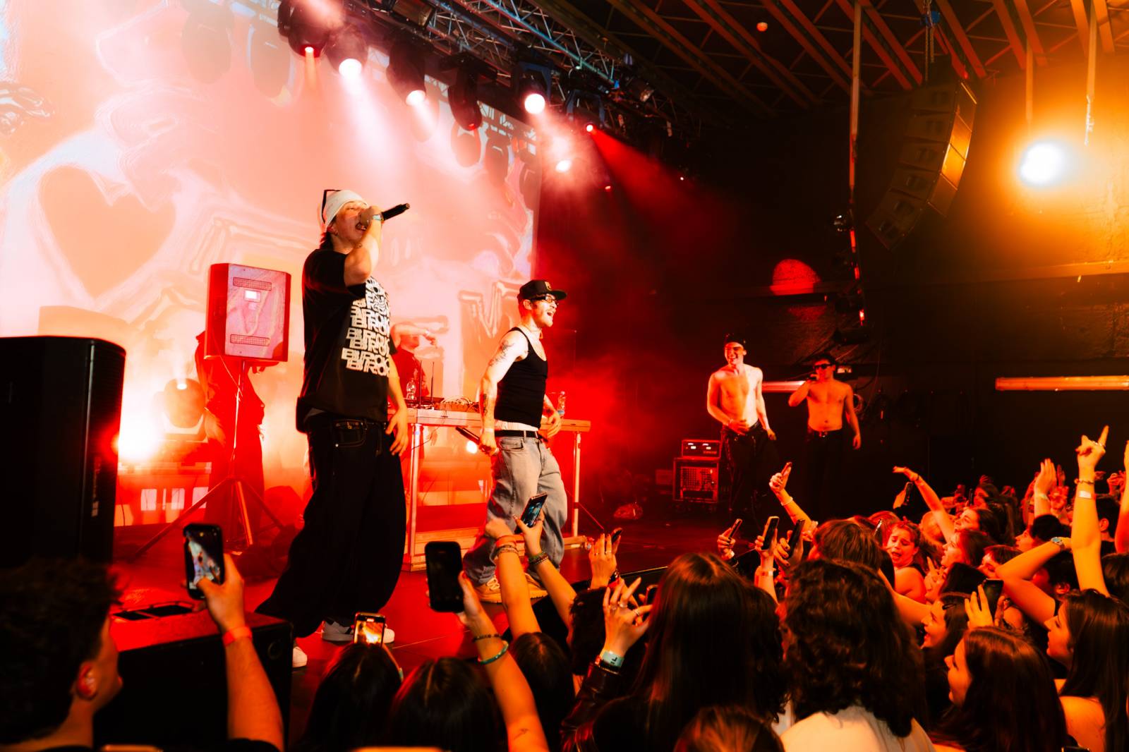 Mat213 a Gufrau s Victorem Kalem přivezli svou tour na Flédu v Brně, hostoval jim Rohony