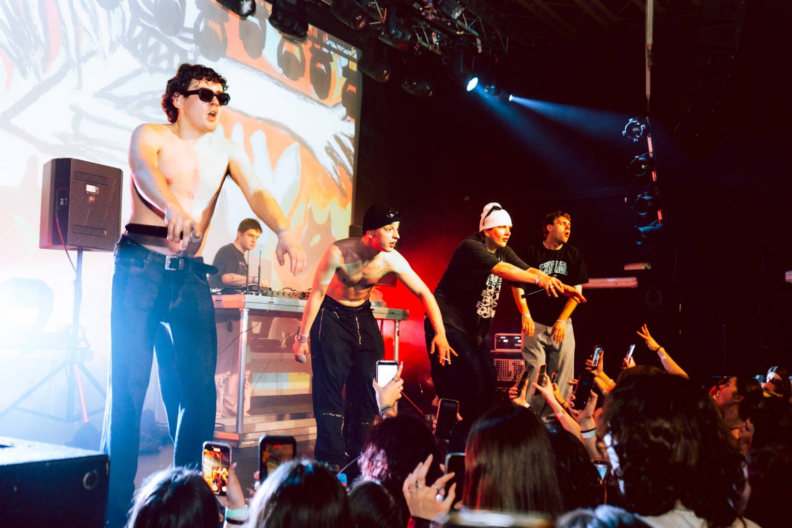 Mat213 a Gufrau s Victorem Kalem přivezli svou tour na Flédu v Brně, hostoval jim Rohony