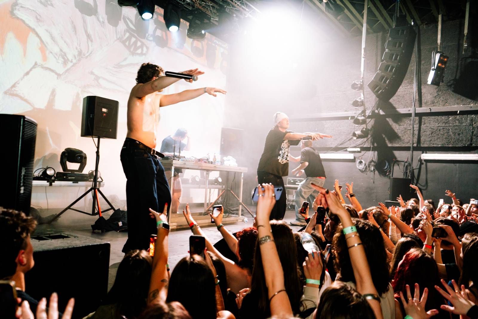 Mat213 a Gufrau s Victorem Kalem přivezli svou tour na Flédu v Brně, hostoval jim Rohony