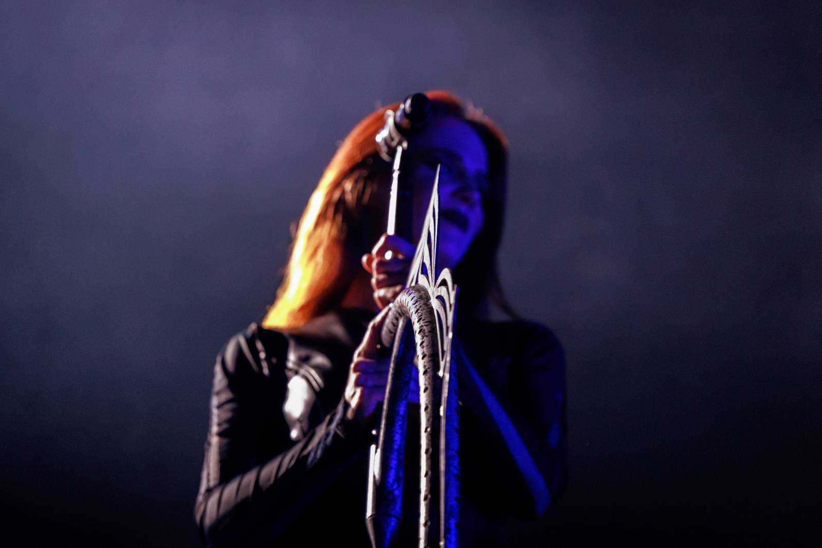 Monumentální show a silné skladby. Epica a Amaranthe dorazili do Fora Karlín, doprovodila je Charlotte Wessels 