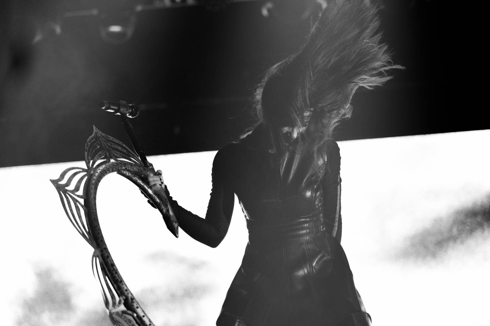 Monumentální show a silné skladby. Epica a Amaranthe dorazili do Fora Karlín, doprovodila je Charlotte Wessels 