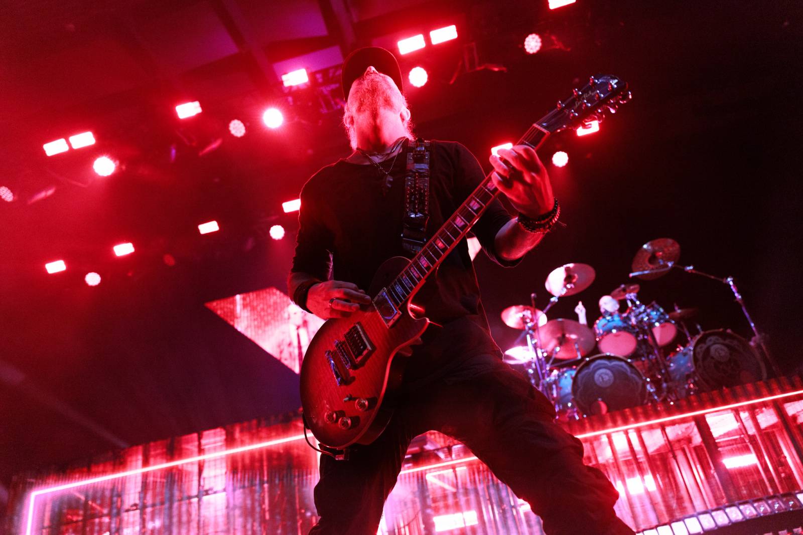 Monumentální show a silné skladby. Epica a Amaranthe dorazili do Fora Karlín, doprovodila je Charlotte Wessels 