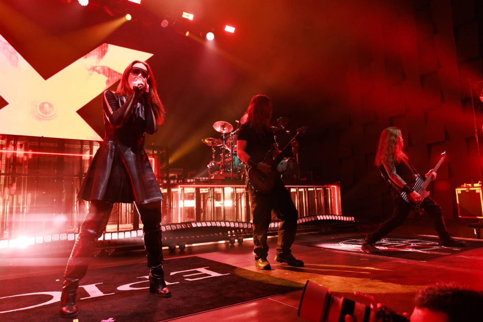 Monumentální show a silné skladby. Epica a Amaranthe dorazili do Fora Karlín, doprovodila je Charlotte Wessels 