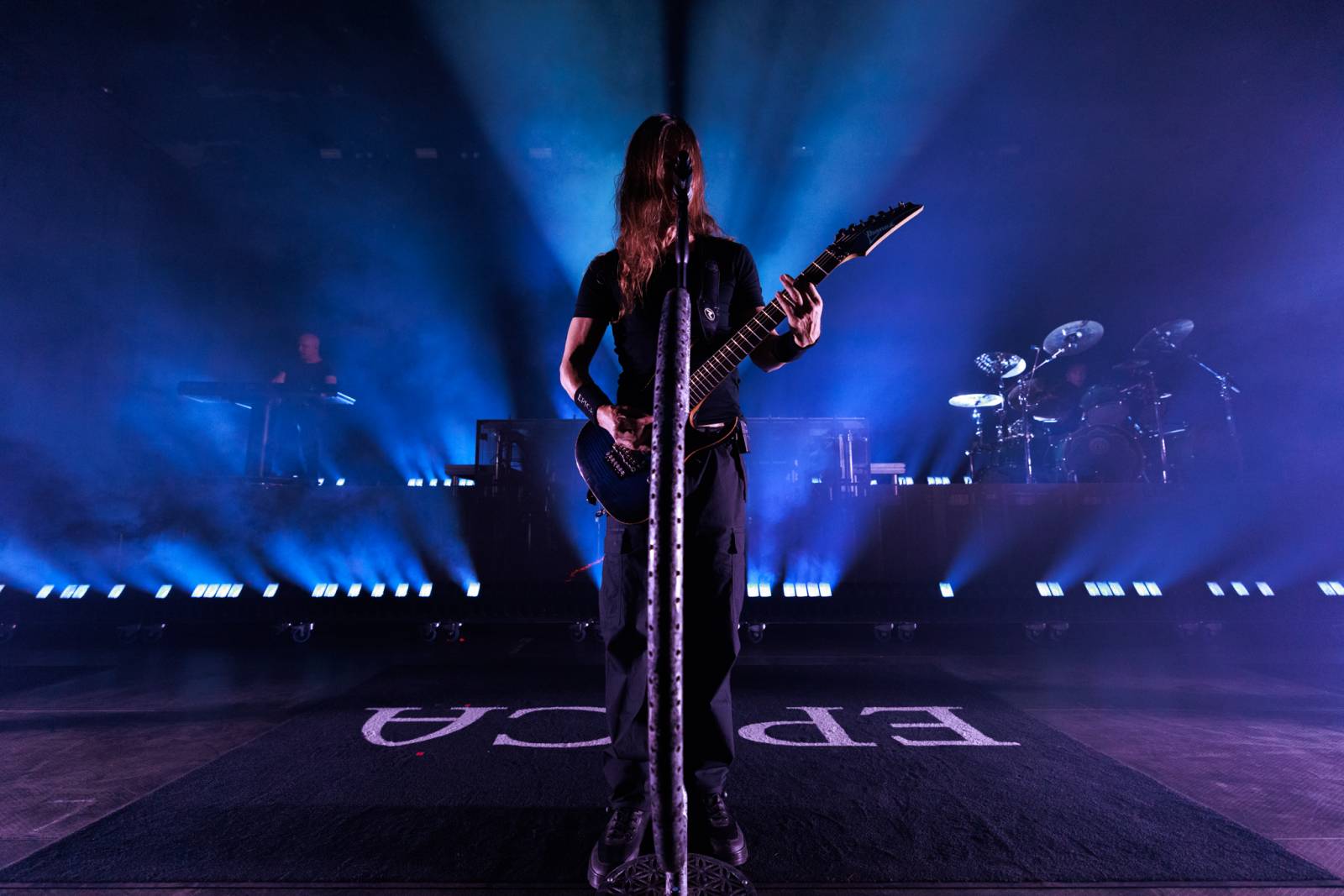 Monumentální show a silné skladby. Epica a Amaranthe dorazili do Fora Karlín, doprovodila je Charlotte Wessels 