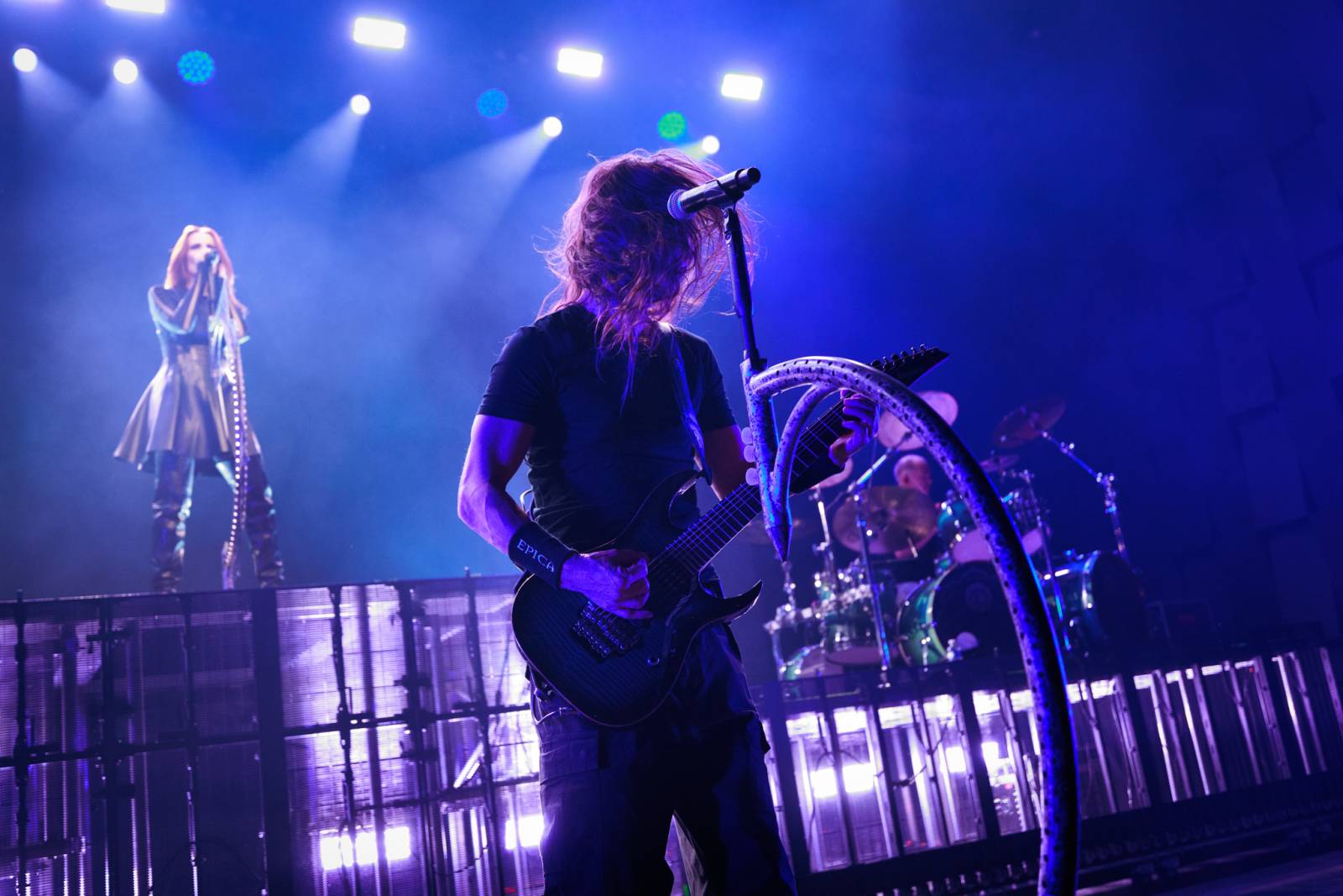 Monumentální show a silné skladby. Epica a Amaranthe dorazili do Fora Karlín, doprovodila je Charlotte Wessels 