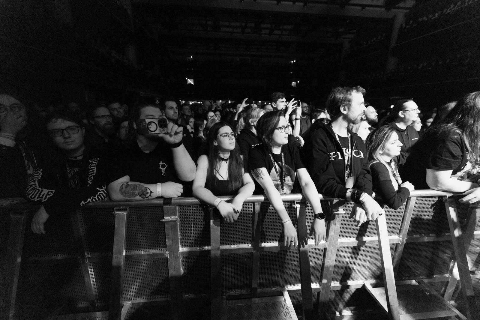 Monumentální show a silné skladby. Epica a Amaranthe dorazili do Fora Karlín, doprovodila je Charlotte Wessels 