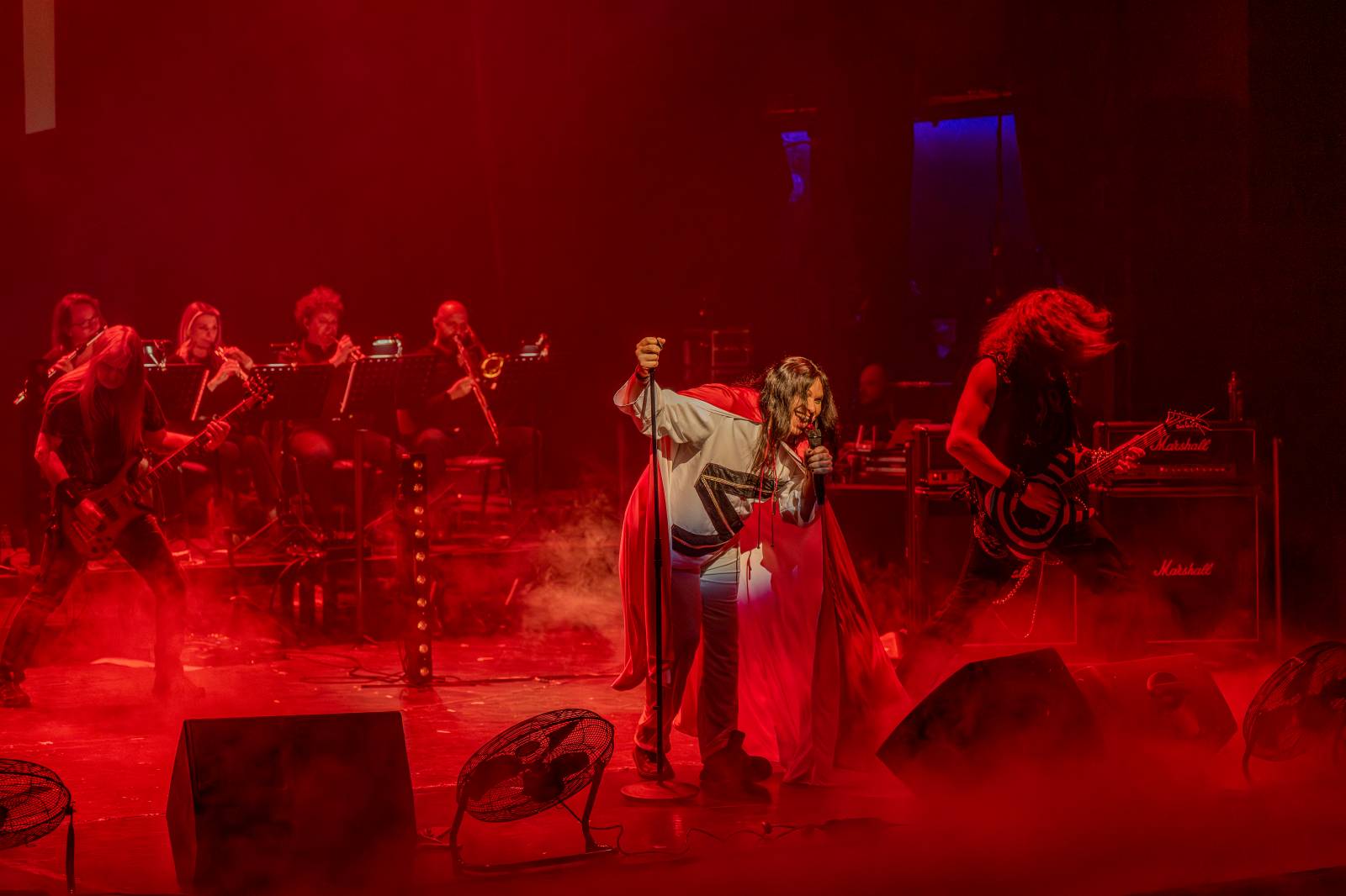 Divadlem Hybernia zněly písně Ozzyho Osbourna a Black Sabbath. Zahrál je tribute band Ozzy Forever