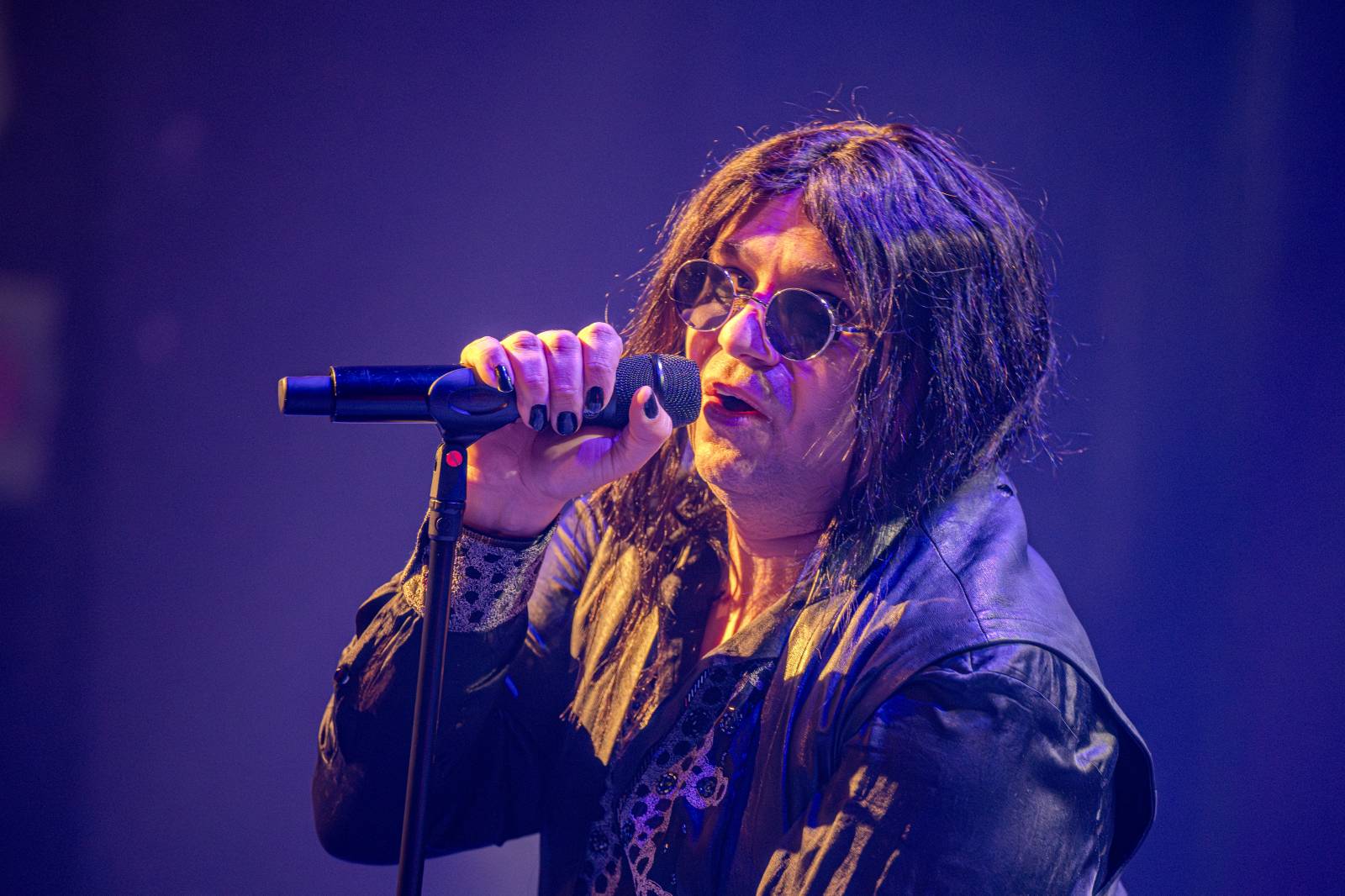 Divadlem Hybernia zněly písně Ozzyho Osbourna a Black Sabbath. Zahrál je tribute band Ozzy Forever