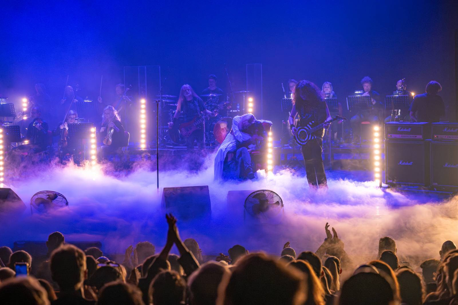 Divadlem Hybernia zněly písně Ozzyho Osbourna a Black Sabbath. Zahrál je tribute band Ozzy Forever