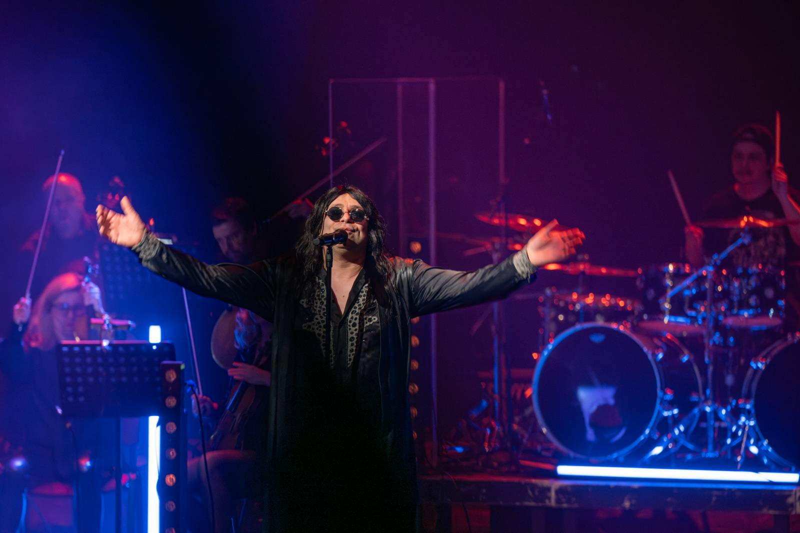 Divadlem Hybernia zněly písně Ozzyho Osbourna a Black Sabbath. Zahrál je tribute band Ozzy Forever