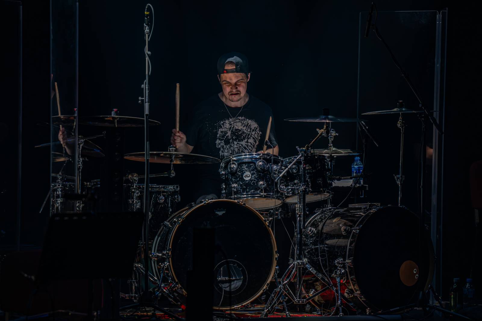 Divadlem Hybernia zněly písně Ozzyho Osbourna a Black Sabbath. Zahrál je tribute band Ozzy Forever