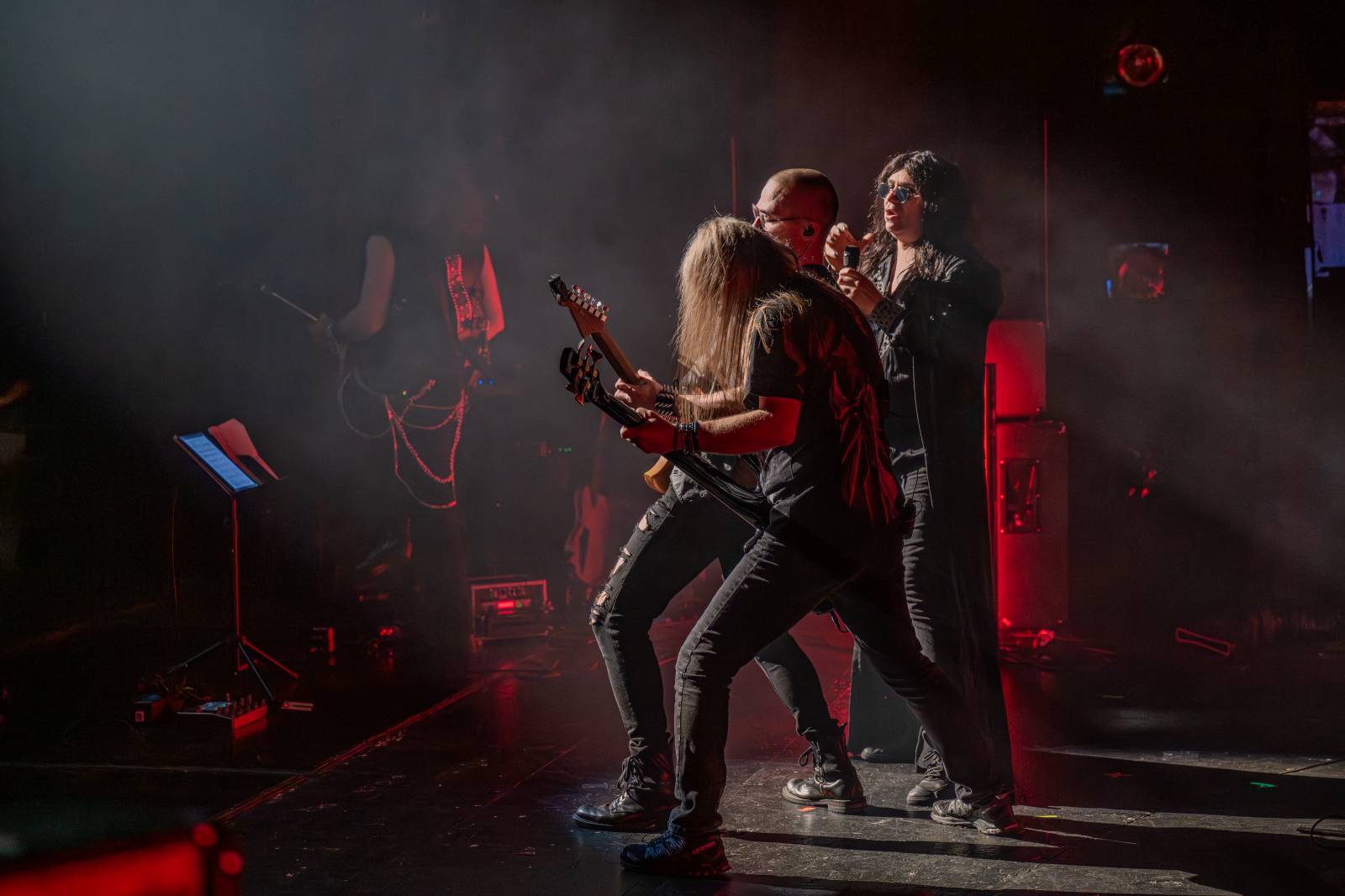 Divadlem Hybernia zněly písně Ozzyho Osbourna a Black Sabbath. Zahrál je tribute band Ozzy Forever