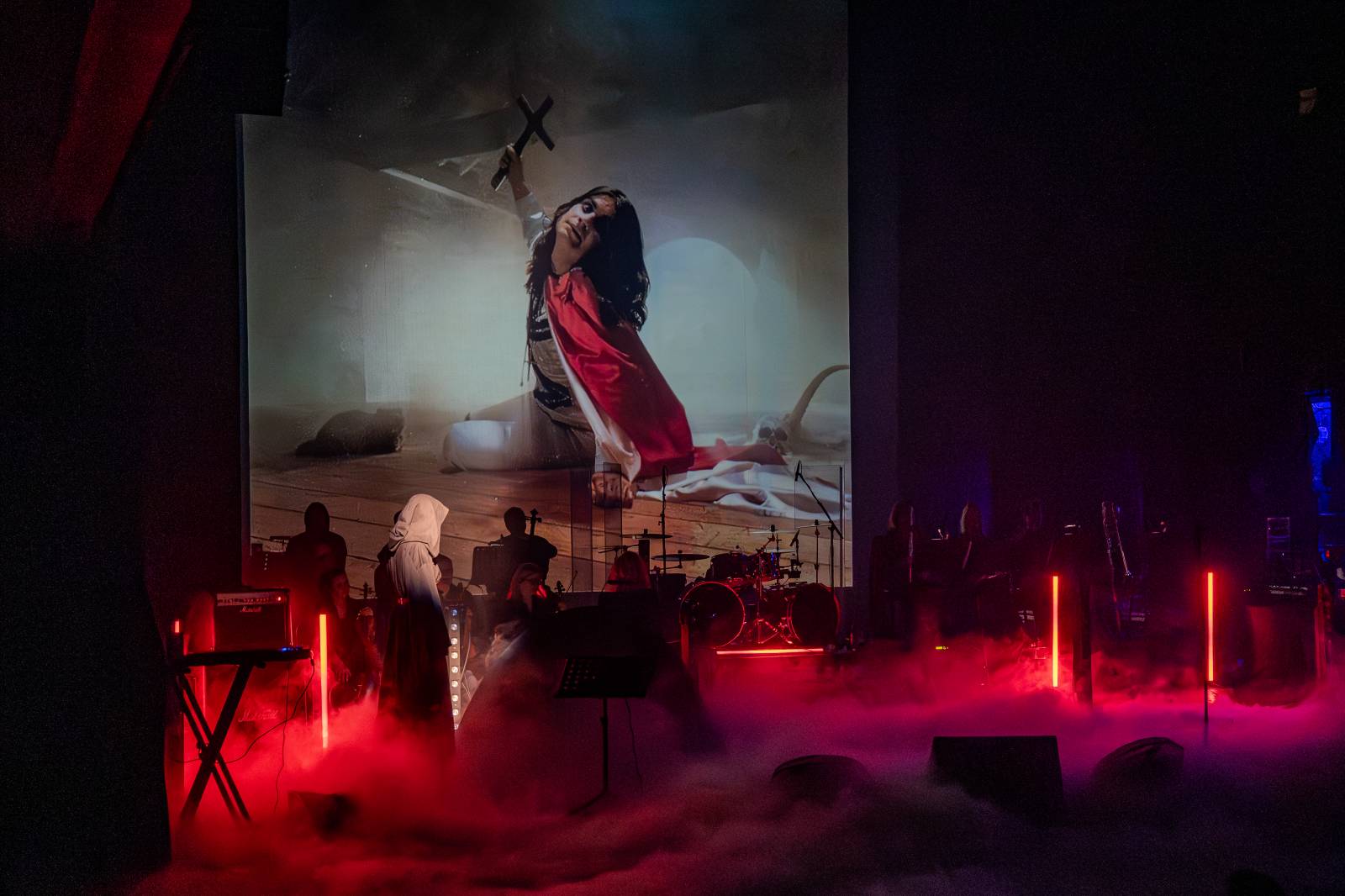 Divadlem Hybernia zněly písně Ozzyho Osbourna a Black Sabbath. Zahrál je tribute band Ozzy Forever