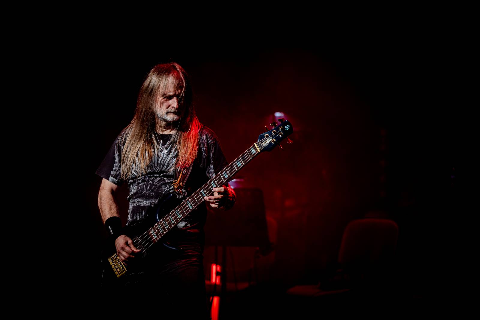 Divadlem Hybernia zněly písně Ozzyho Osbourna a Black Sabbath. Zahrál je tribute band Ozzy Forever