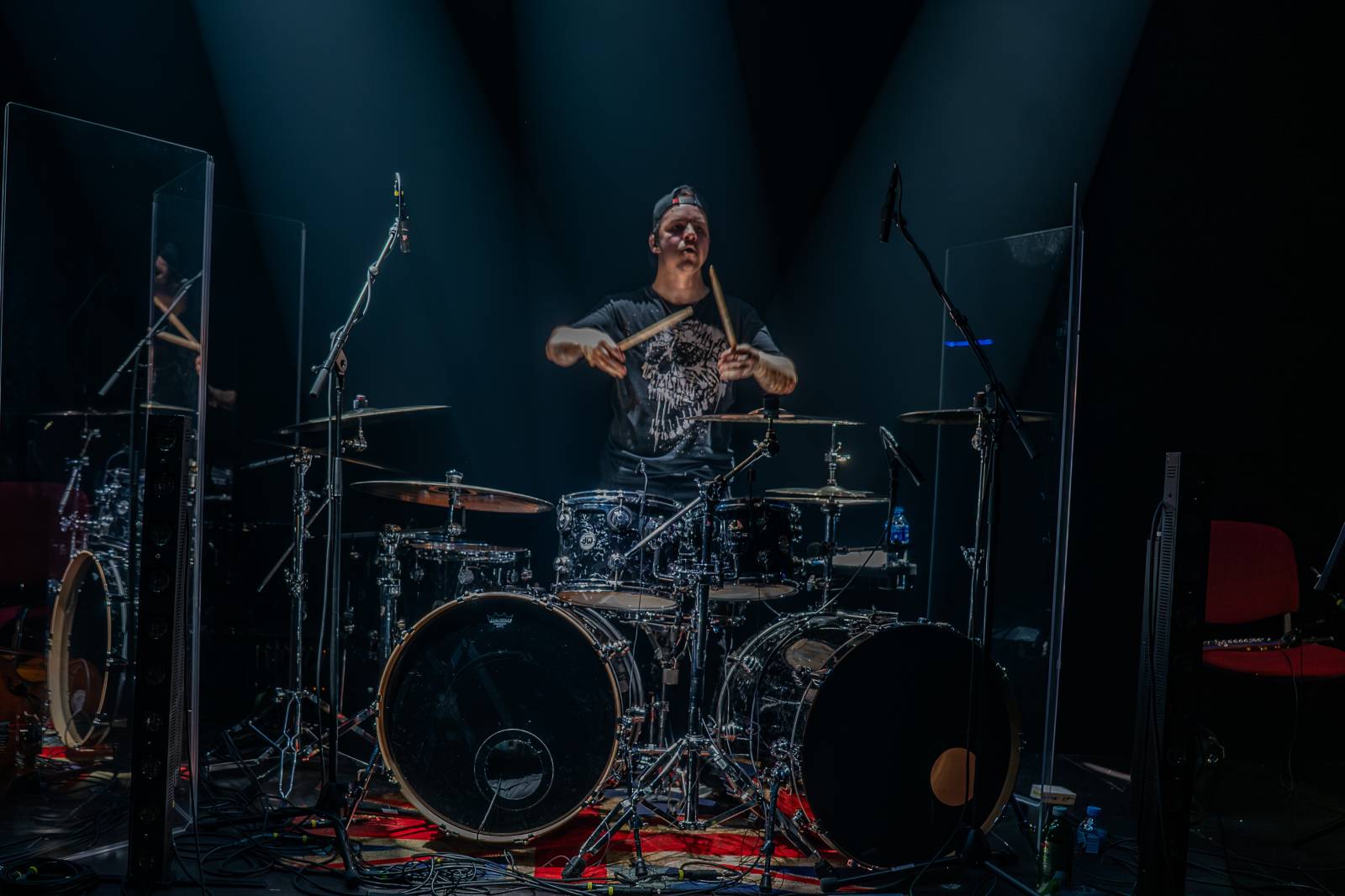 Divadlem Hybernia zněly písně Ozzyho Osbourna a Black Sabbath. Zahrál je tribute band Ozzy Forever