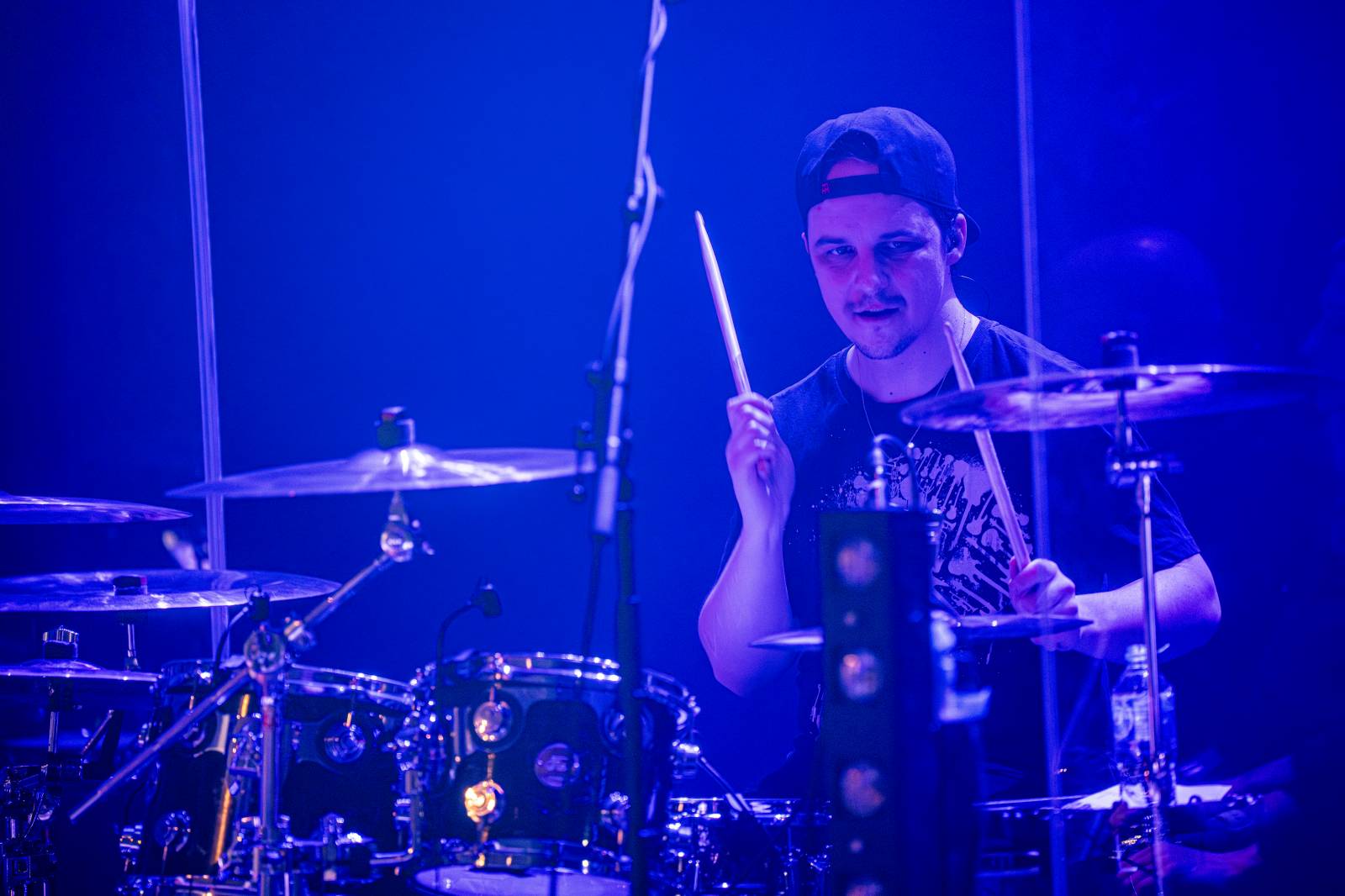 Divadlem Hybernia zněly písně Ozzyho Osbourna a Black Sabbath. Zahrál je tribute band Ozzy Forever