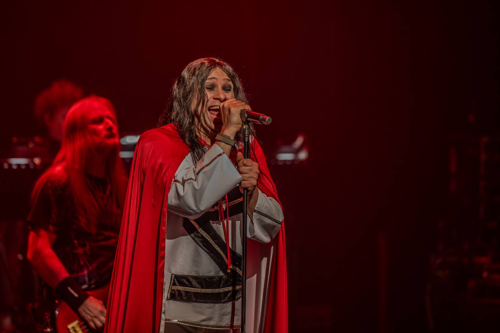 Divadlem Hybernia zněly písně Ozzyho Osbourna a Black Sabbath. Zahrál je tribute band Ozzy Forever