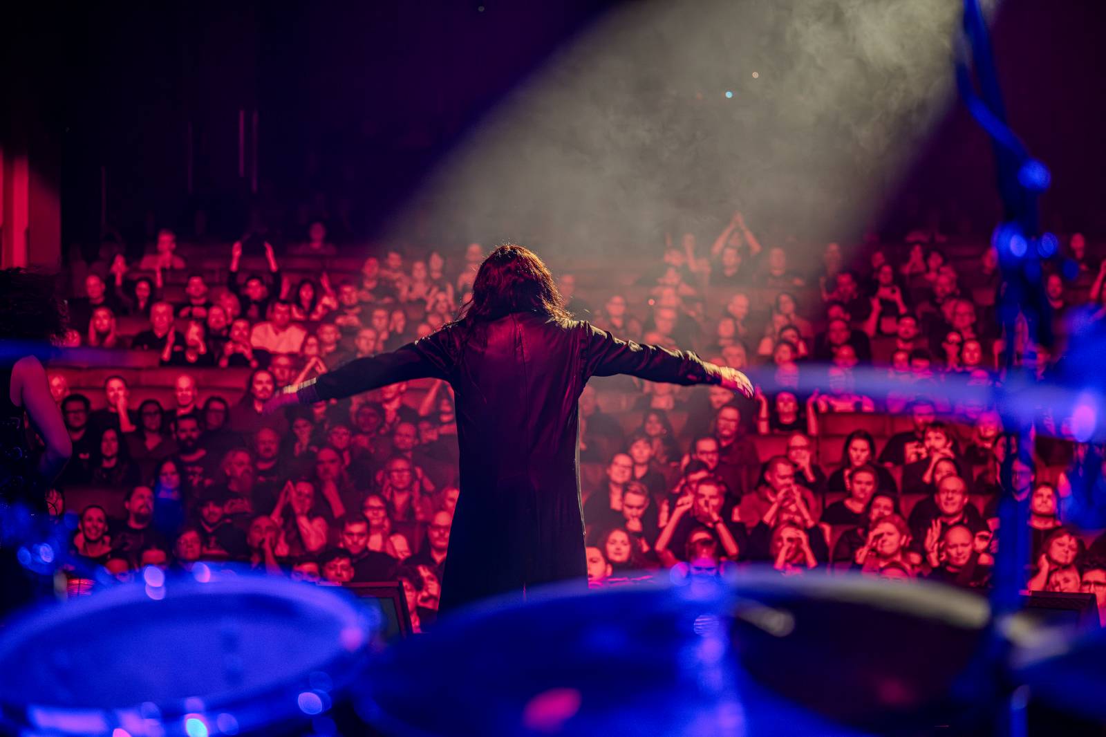 Divadlem Hybernia zněly písně Ozzyho Osbourna a Black Sabbath. Zahrál je tribute band Ozzy Forever