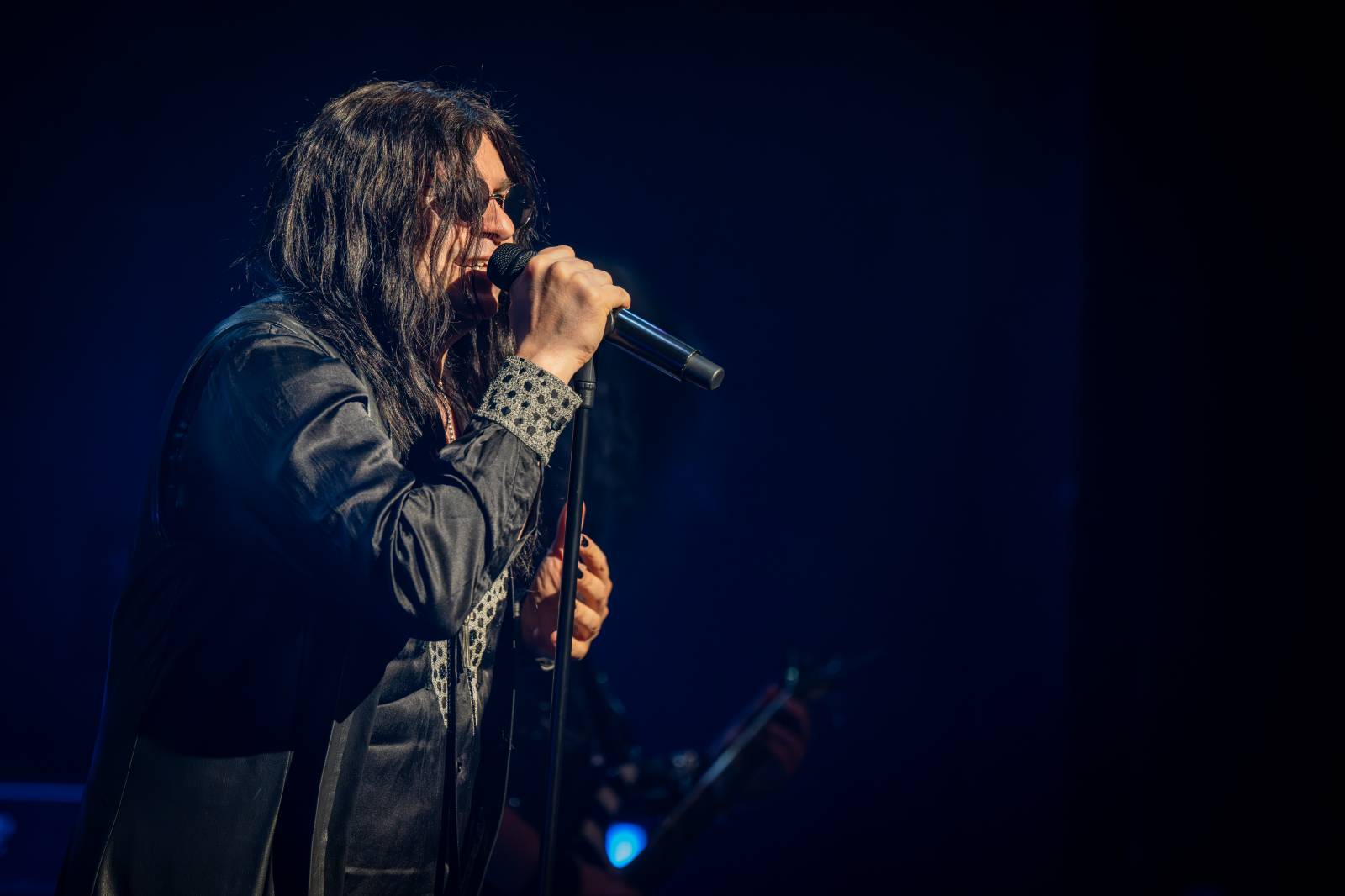 Divadlem Hybernia zněly písně Ozzyho Osbourna a Black Sabbath. Zahrál je tribute band Ozzy Forever