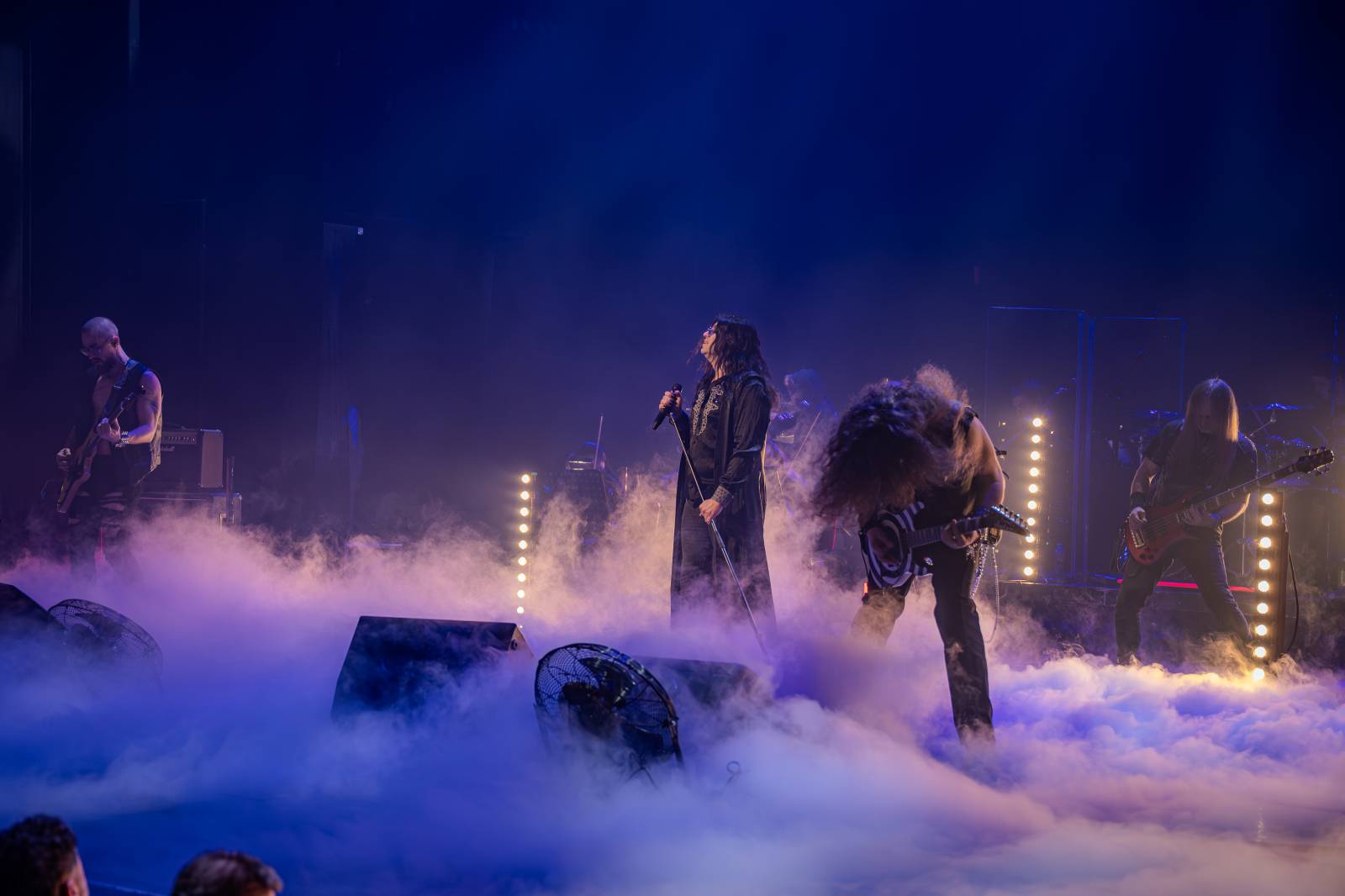 Divadlem Hybernia zněly písně Ozzyho Osbourna a Black Sabbath. Zahrál je tribute band Ozzy Forever