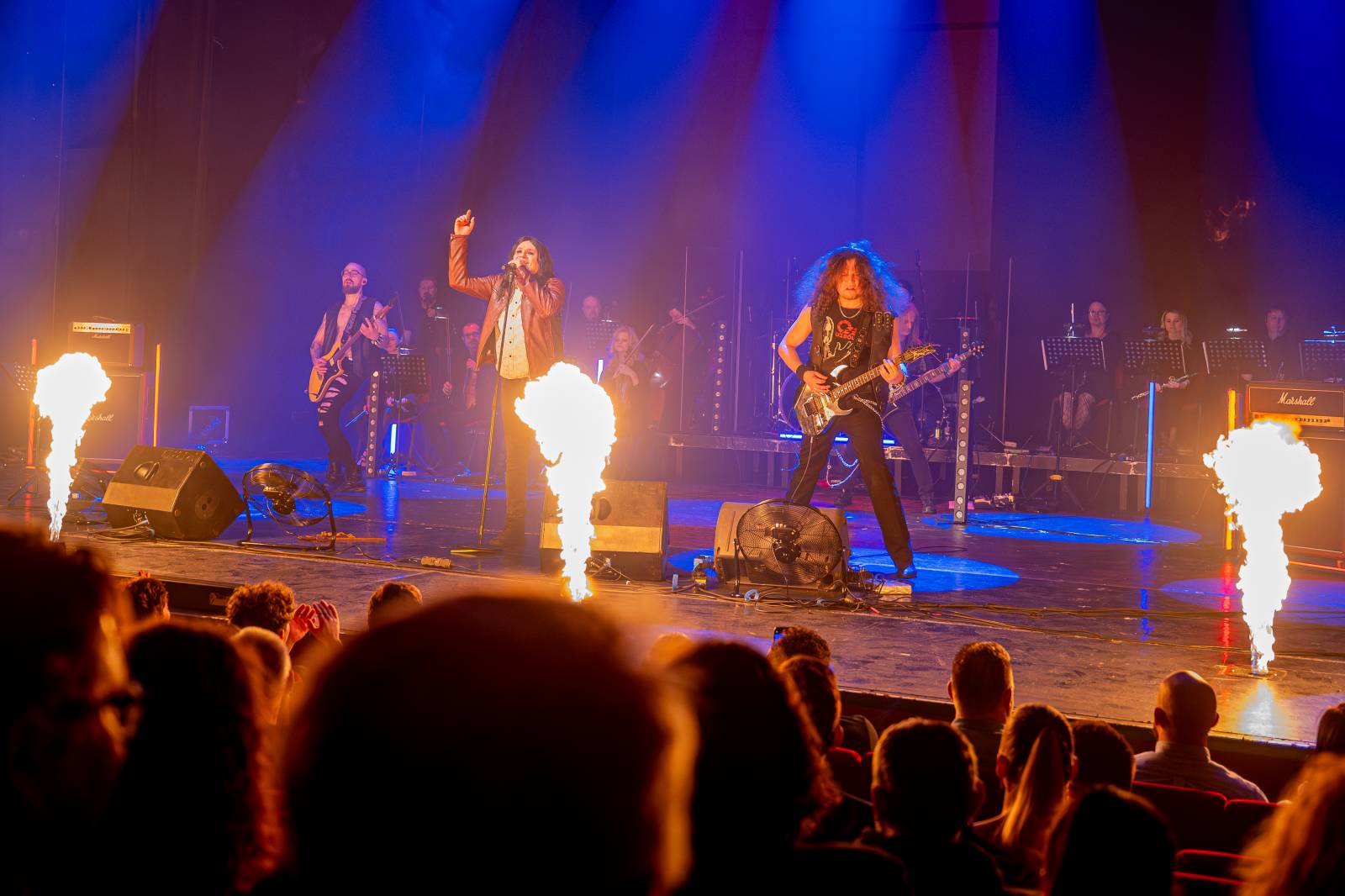 Divadlem Hybernia zněly písně Ozzyho Osbourna a Black Sabbath. Zahrál je tribute band Ozzy Forever