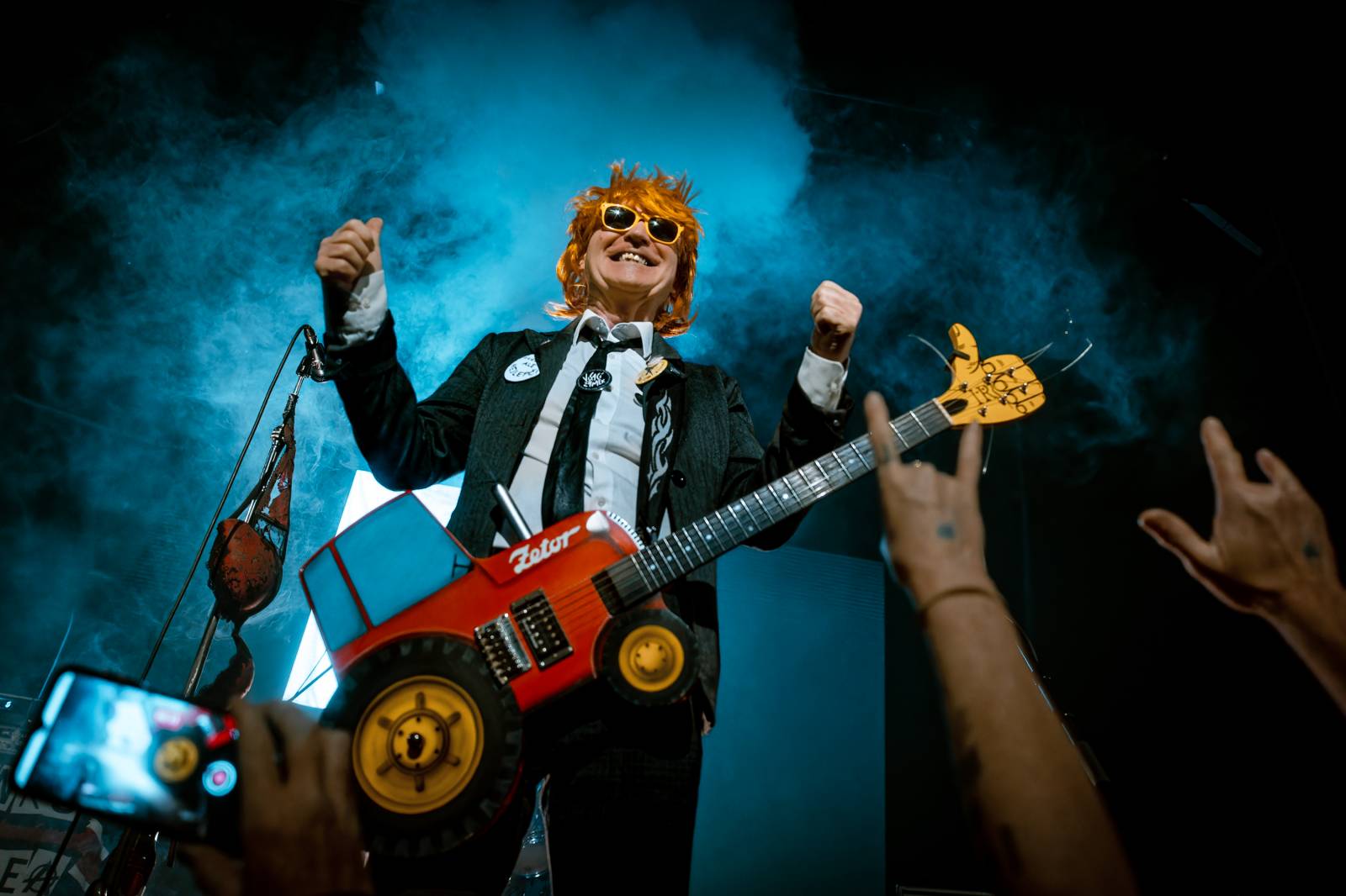 Punková jízda v Paláci Akropolis. Visací zámek nabídl průřez svou tvorbou