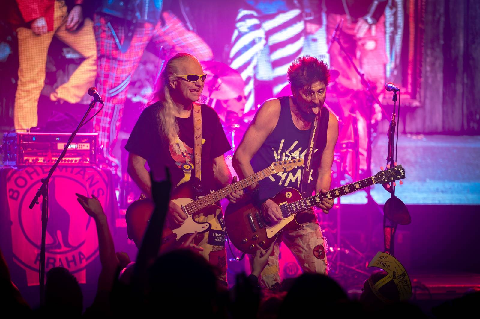 Punková jízda v Paláci Akropolis. Visací zámek nabídl průřez svou tvorbou