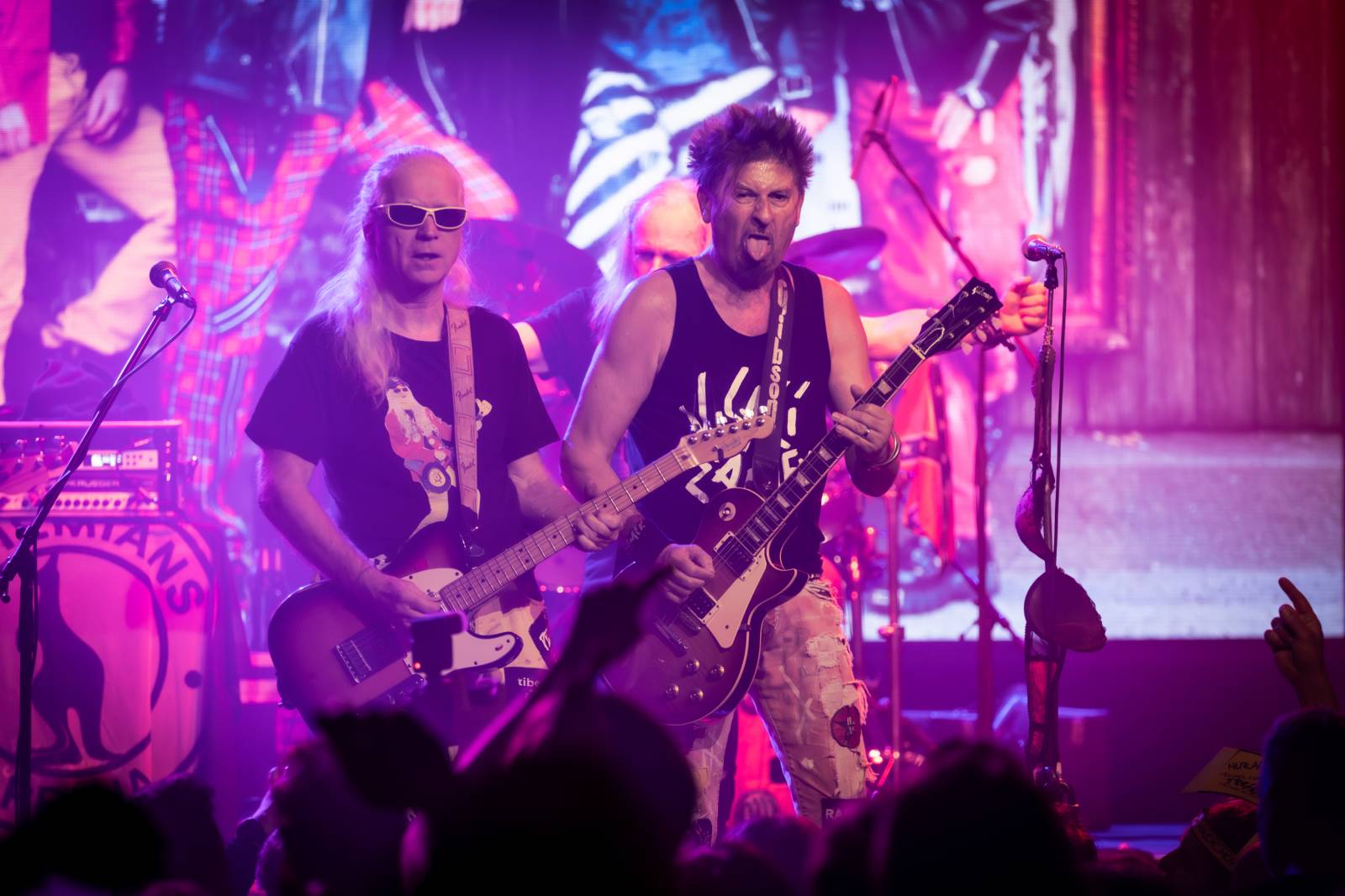 Punková jízda v Paláci Akropolis. Visací zámek nabídl průřez svou tvorbou