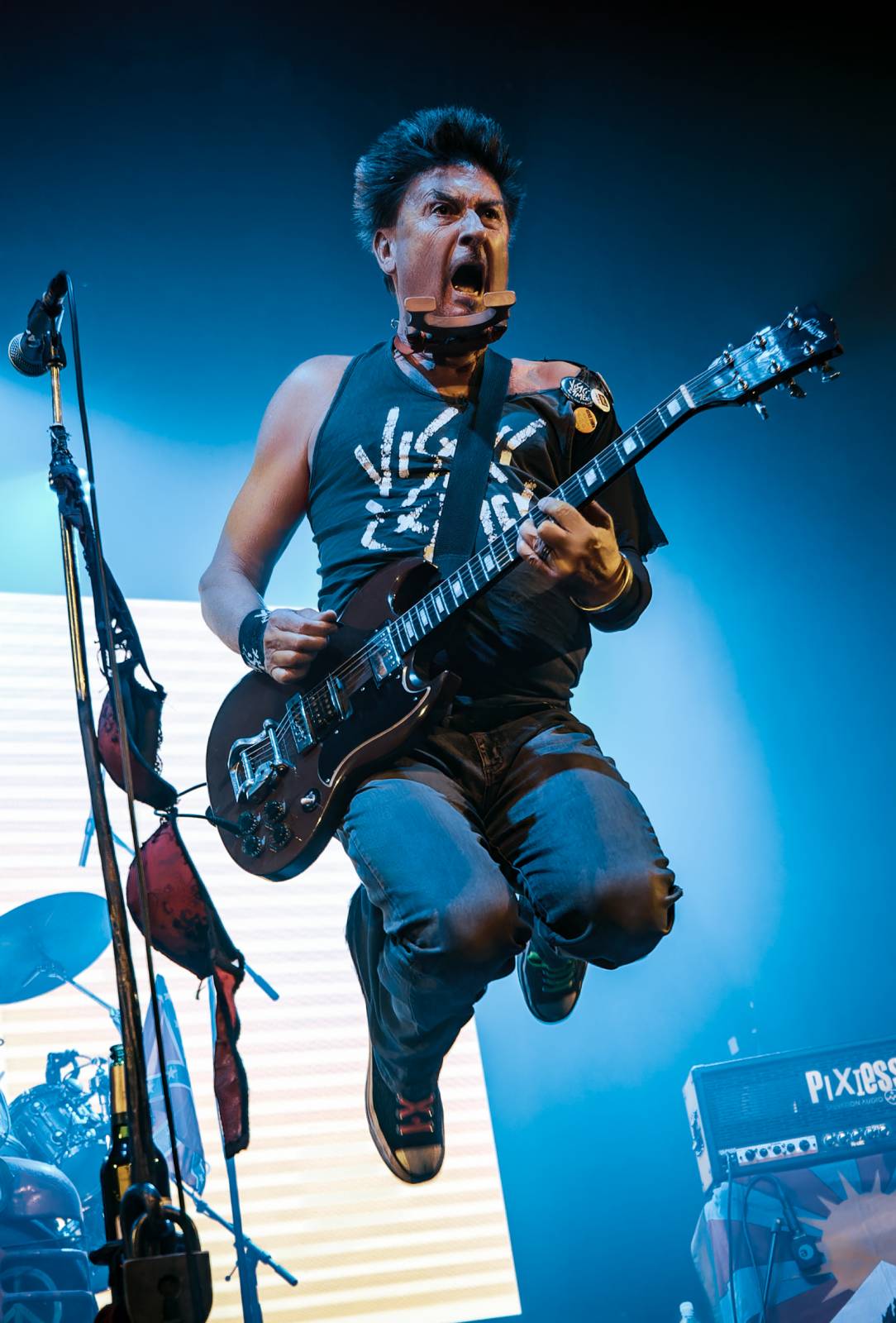 Punková jízda v Paláci Akropolis. Visací zámek nabídl průřez svou tvorbou