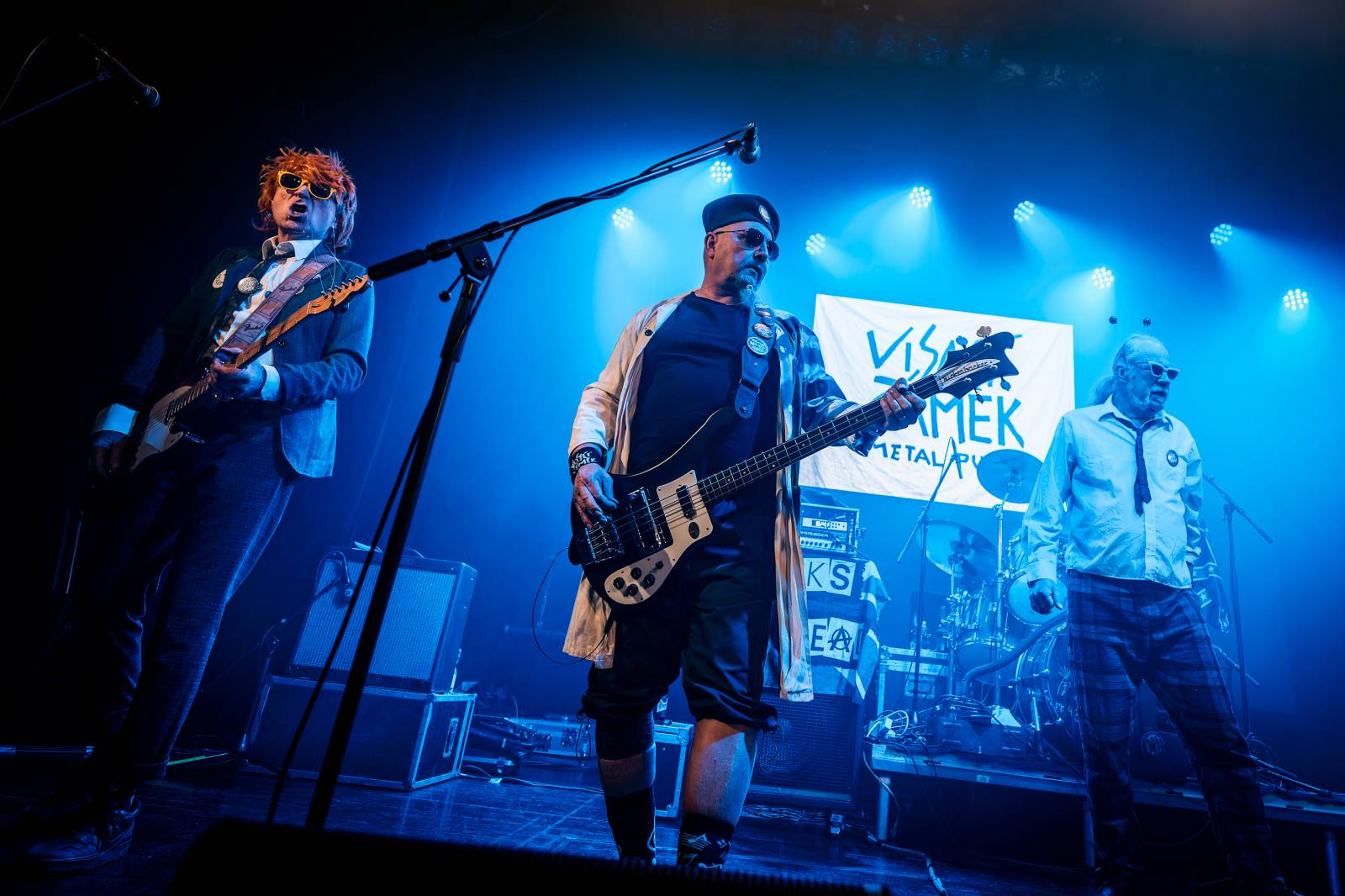 Punková jízda v Paláci Akropolis. Visací zámek nabídl průřez svou tvorbou