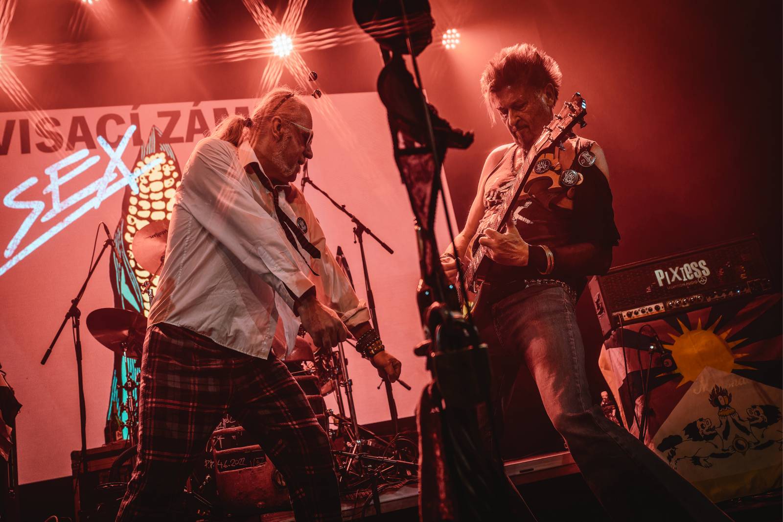 Punková jízda v Paláci Akropolis. Visací zámek nabídl průřez svou tvorbou