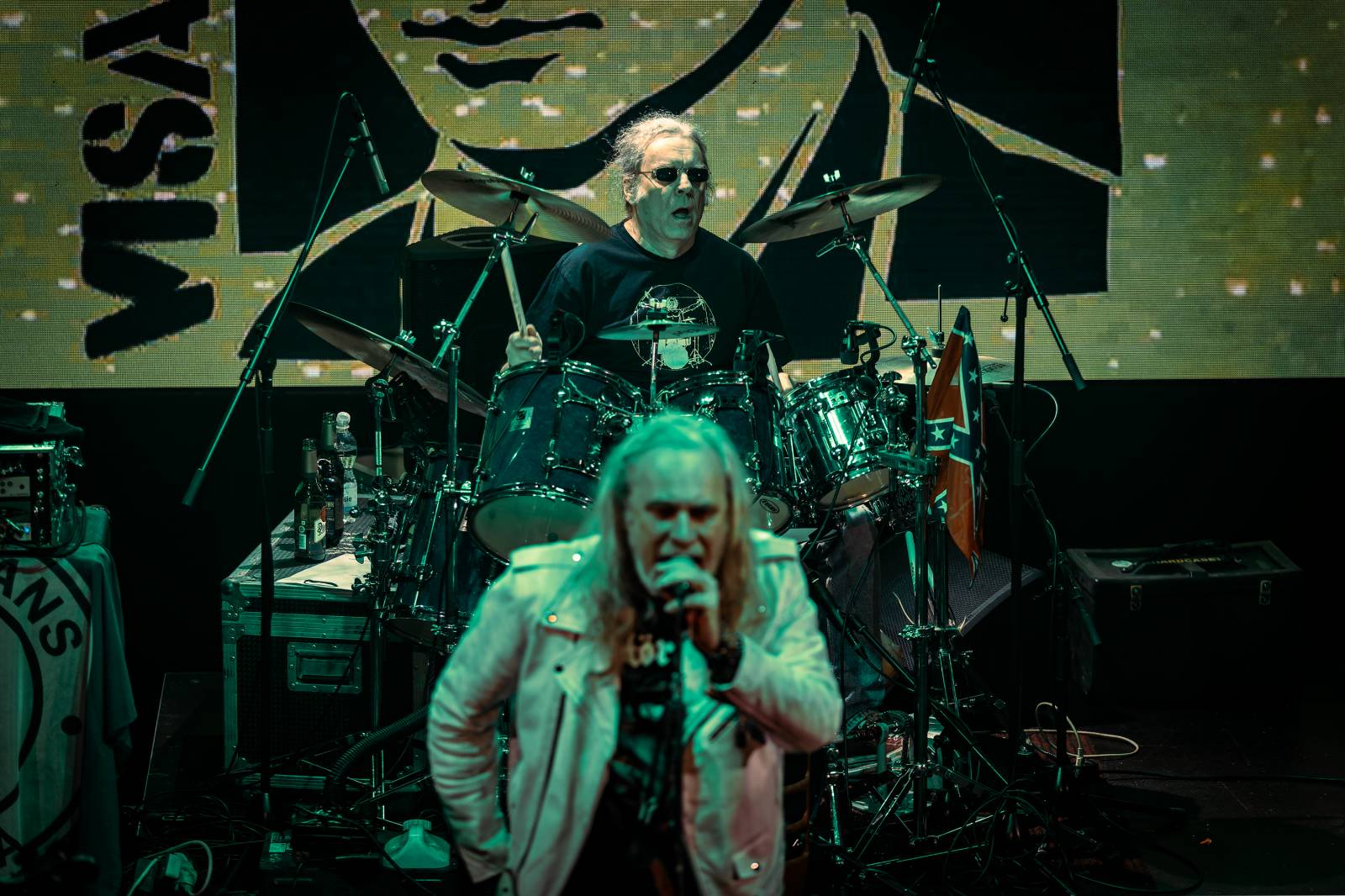 Punková jízda v Paláci Akropolis. Visací zámek nabídl průřez svou tvorbou