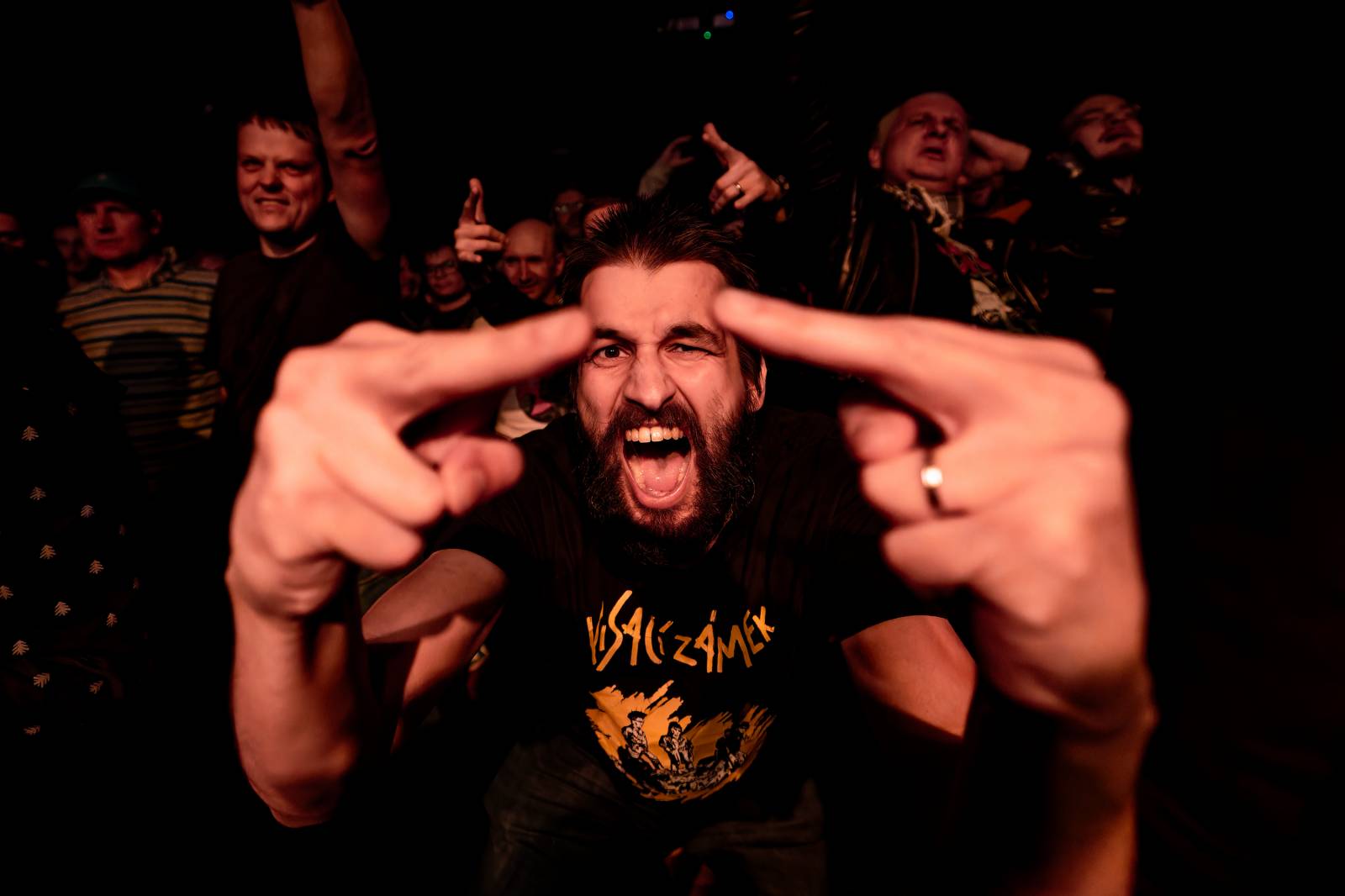 Punková jízda v Paláci Akropolis. Visací zámek nabídl průřez svou tvorbou