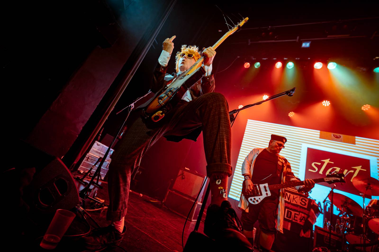 Punková jízda v Paláci Akropolis. Visací zámek nabídl průřez svou tvorbou