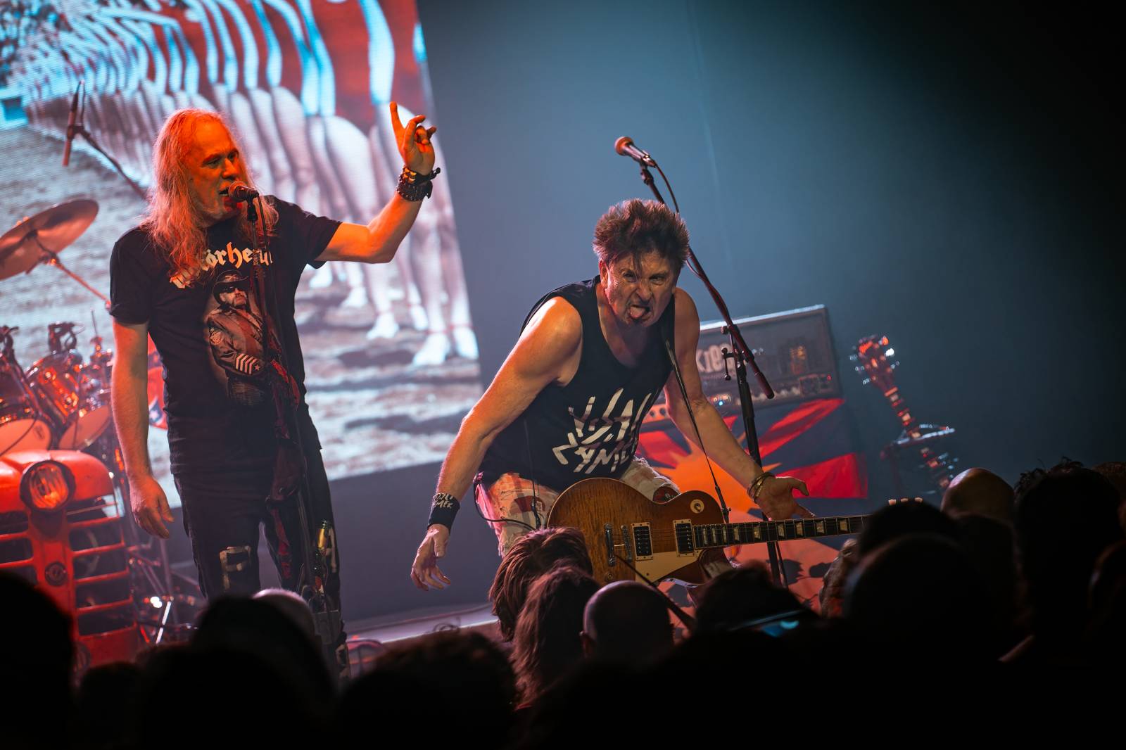 Punková jízda v Paláci Akropolis. Visací zámek nabídl průřez svou tvorbou