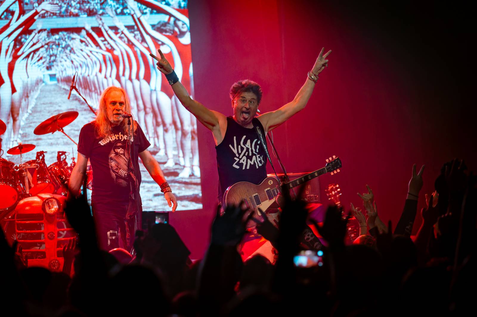 Punková jízda v Paláci Akropolis. Visací zámek nabídl průřez svou tvorbou